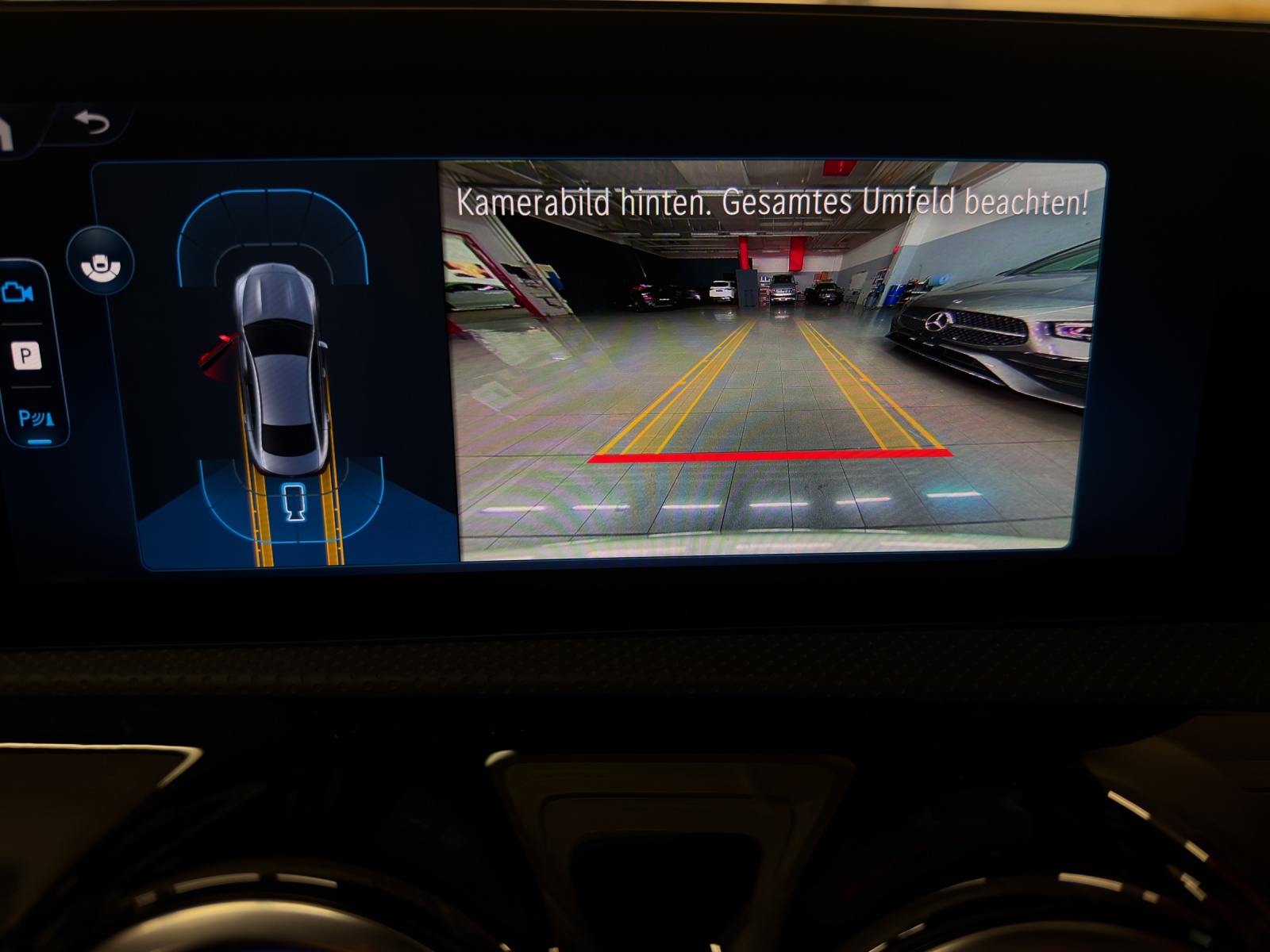MERCEDES-BENZ CLA 220 4M - AMG / Rückfahrkamera / Ambiente-Licht-image-15