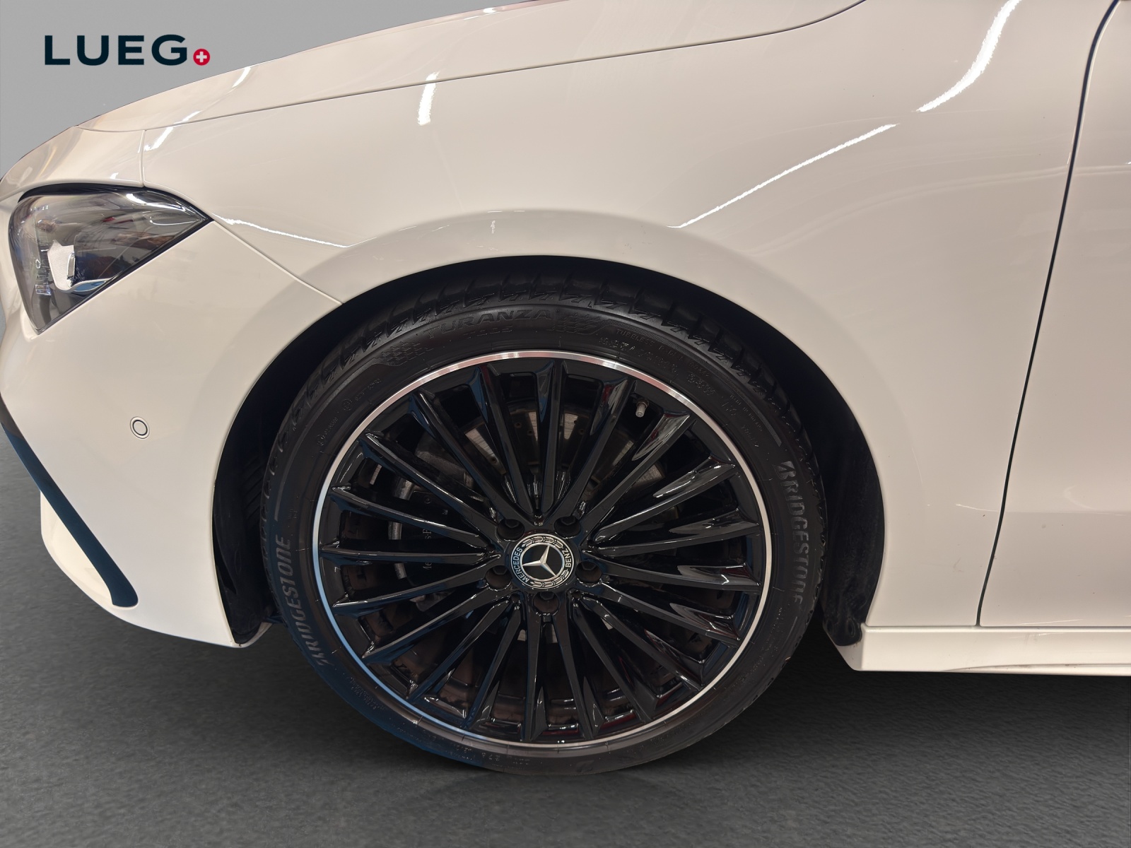 MERCEDES-BENZ CLA 220 4M - AMG / Rückfahrkamera / Ambiente-Licht-image-6