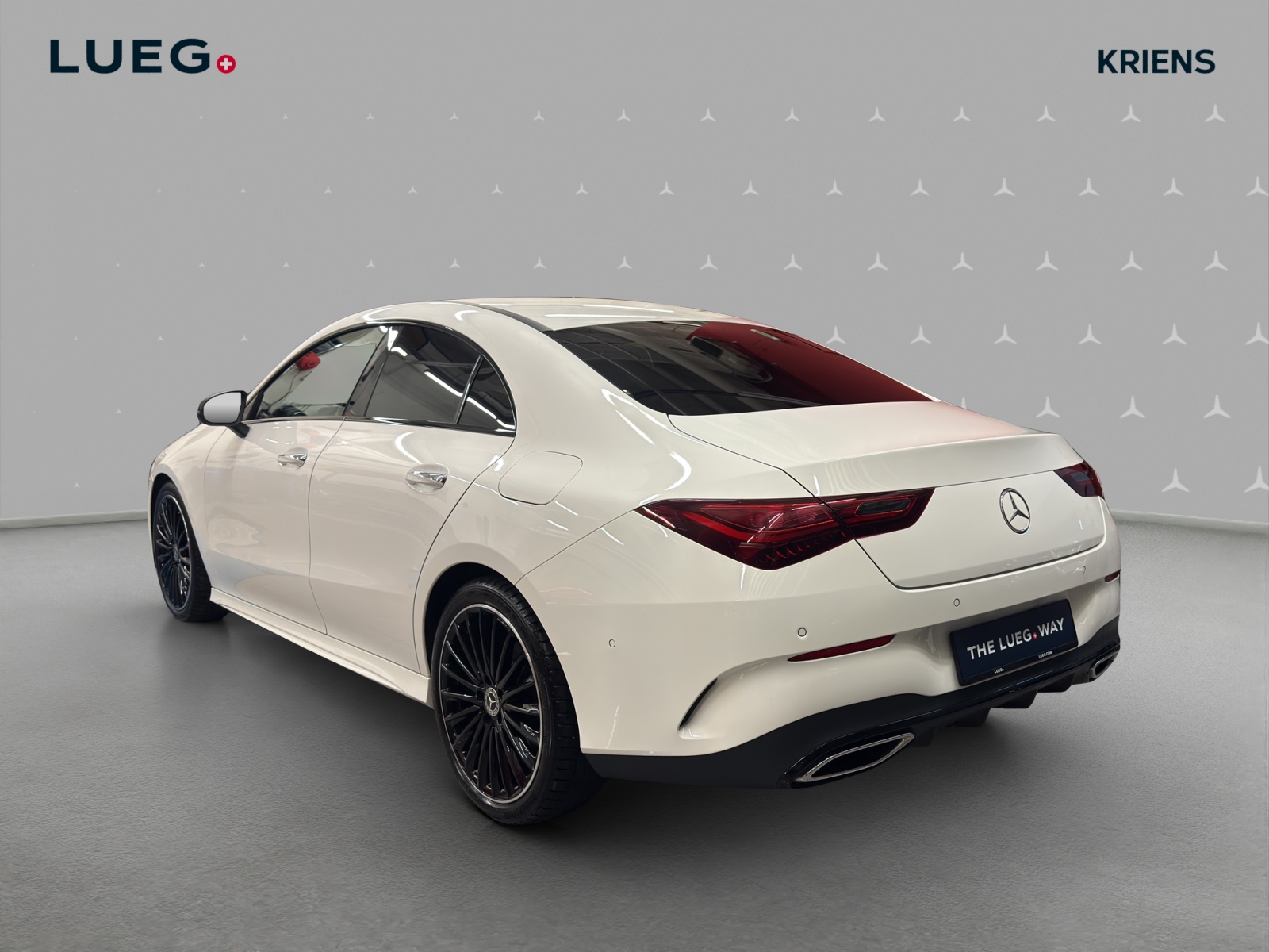 MERCEDES-BENZ CLA 220 4M - AMG / Rückfahrkamera / Ambiente-Licht-image-2