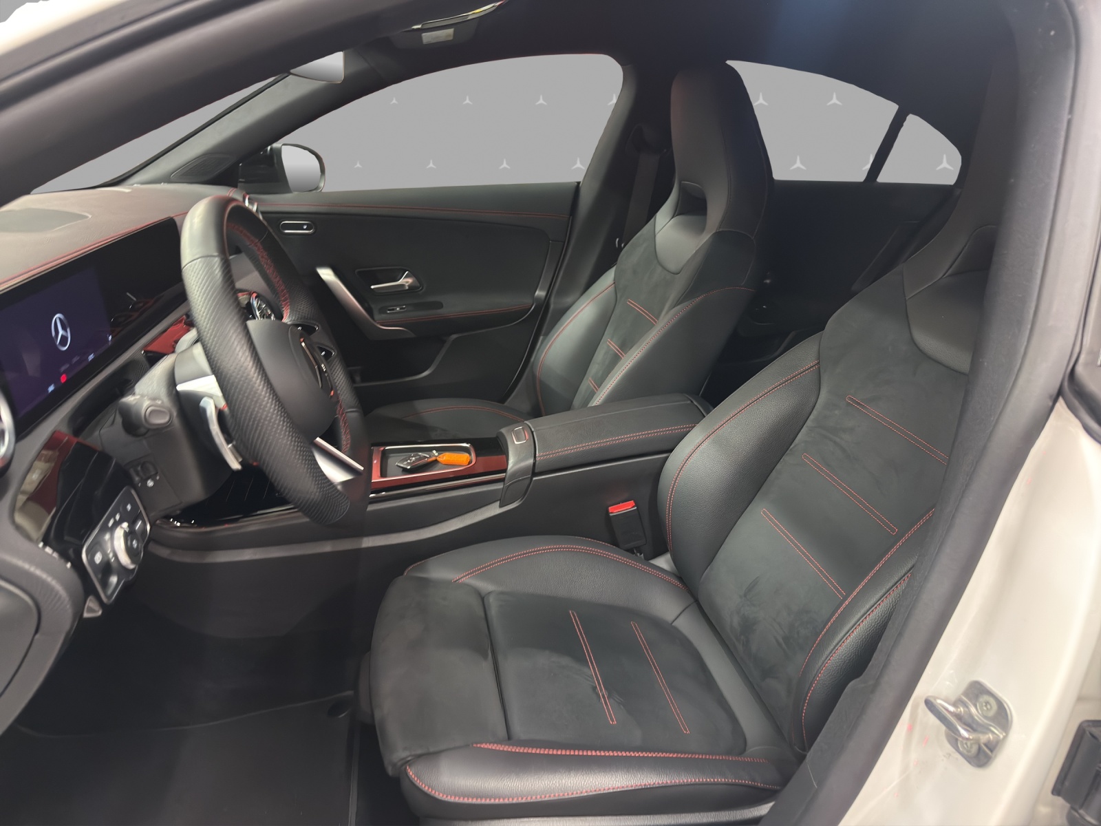 MERCEDES-BENZ CLA 220 4M - AMG / Rückfahrkamera / Ambiente-Licht-image-7