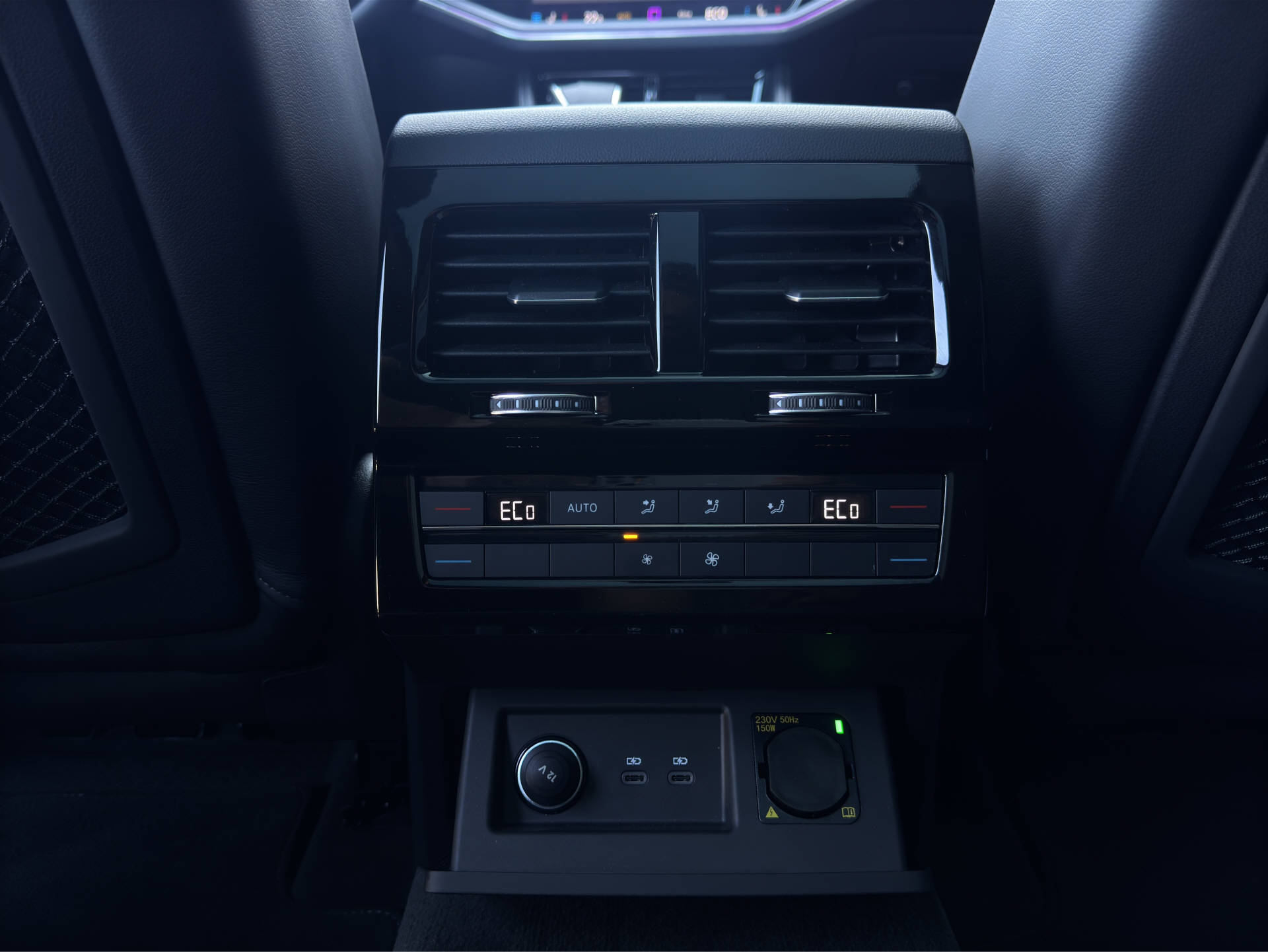 VW Touareg 3.0 V6 TDI 286 R-Line-image-11