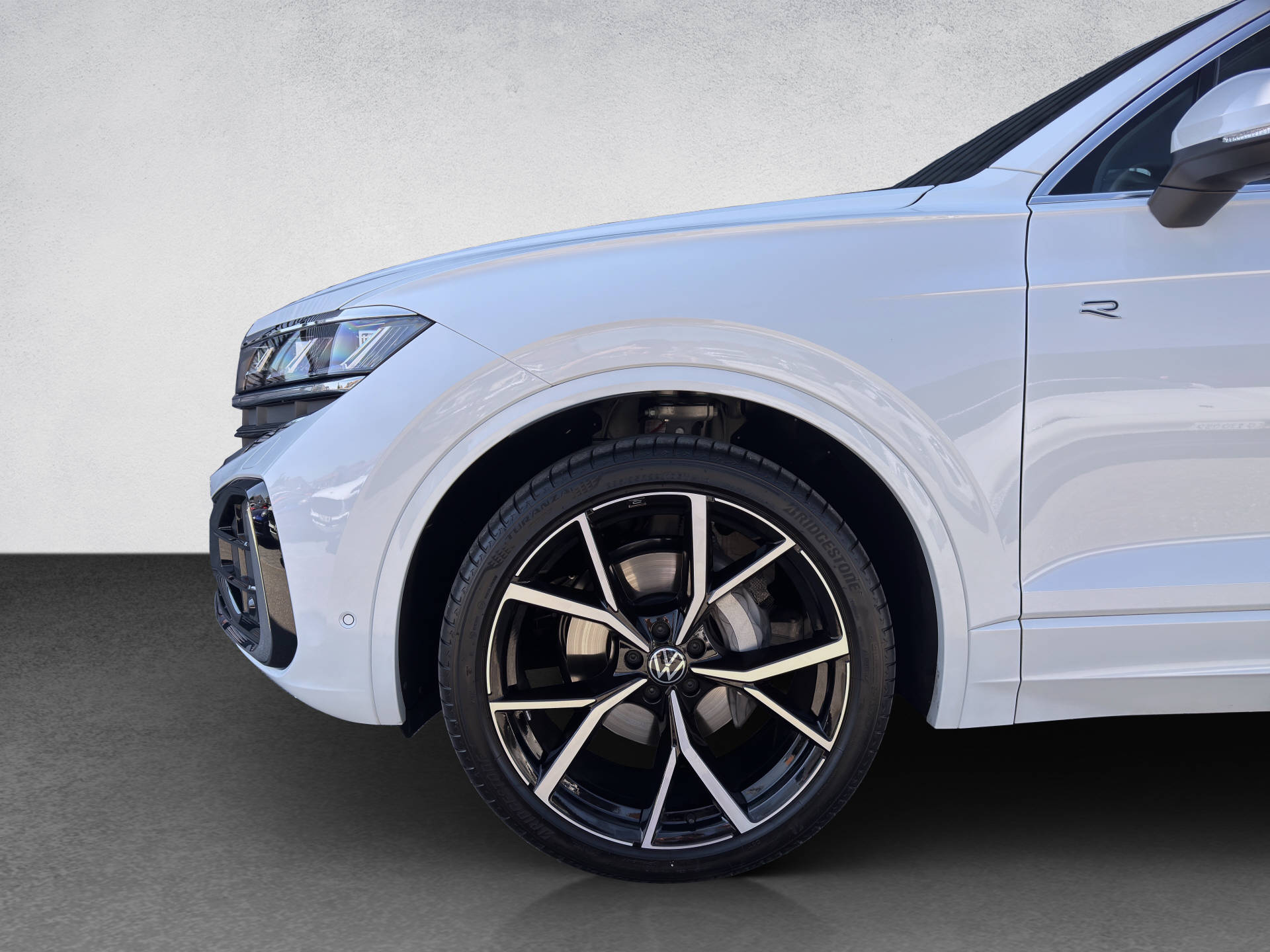 VW Touareg 3.0 V6 TDI 286 R-Line-image-14