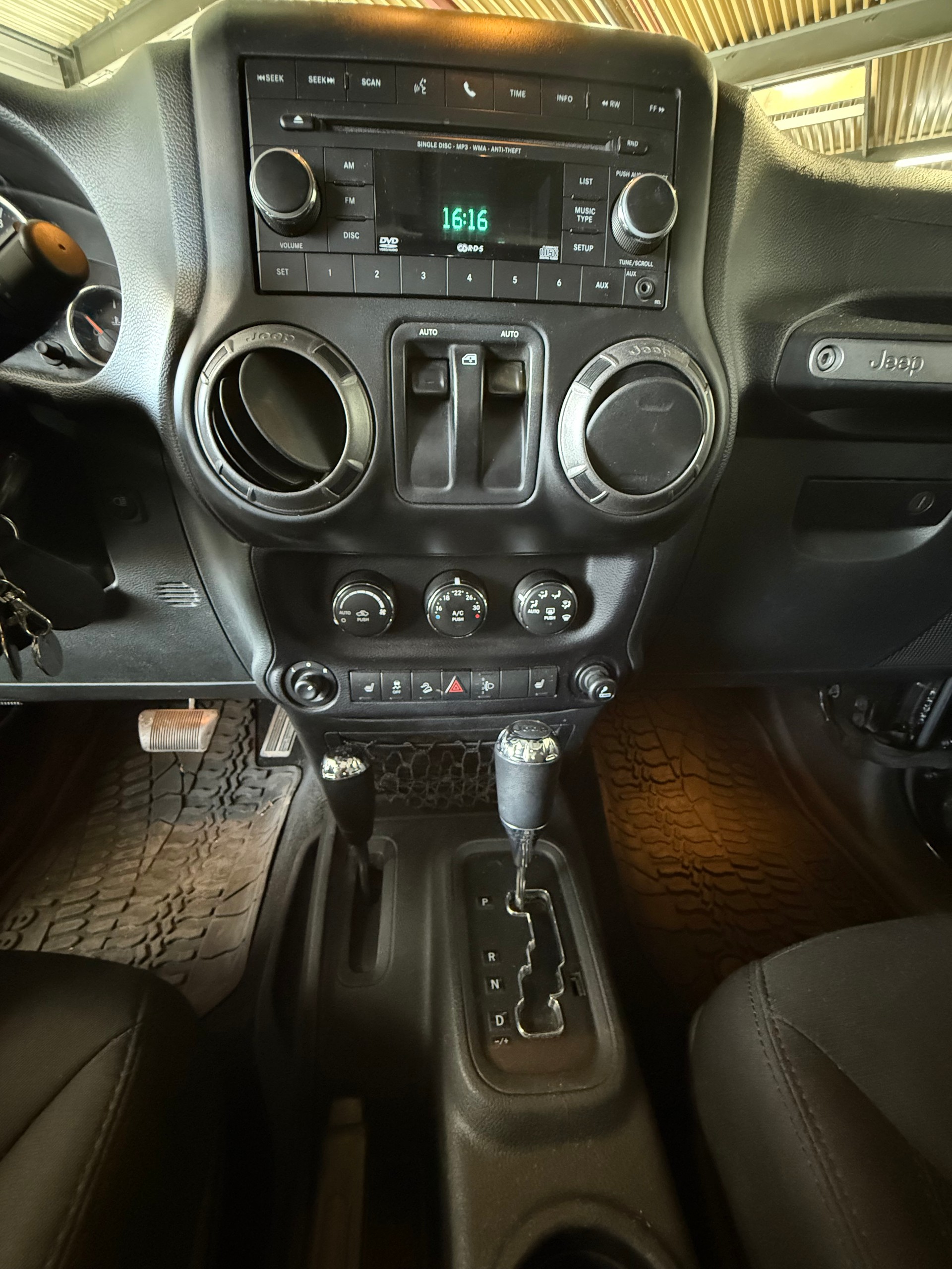 JEEP Wrangler 2.8 CRD Freedom Automatic Hardtop und Softtop-image-13
