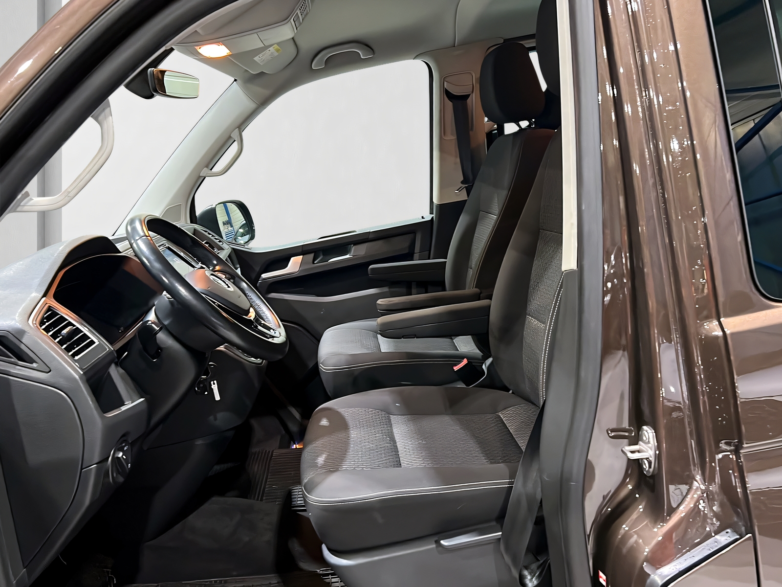 VW T6 Multivan 2.0 TDI DSG**7-Plätzer,Rückfahrtkamera,Tempomat,CH Auslieferung,Frisch ab MFK**-image-7