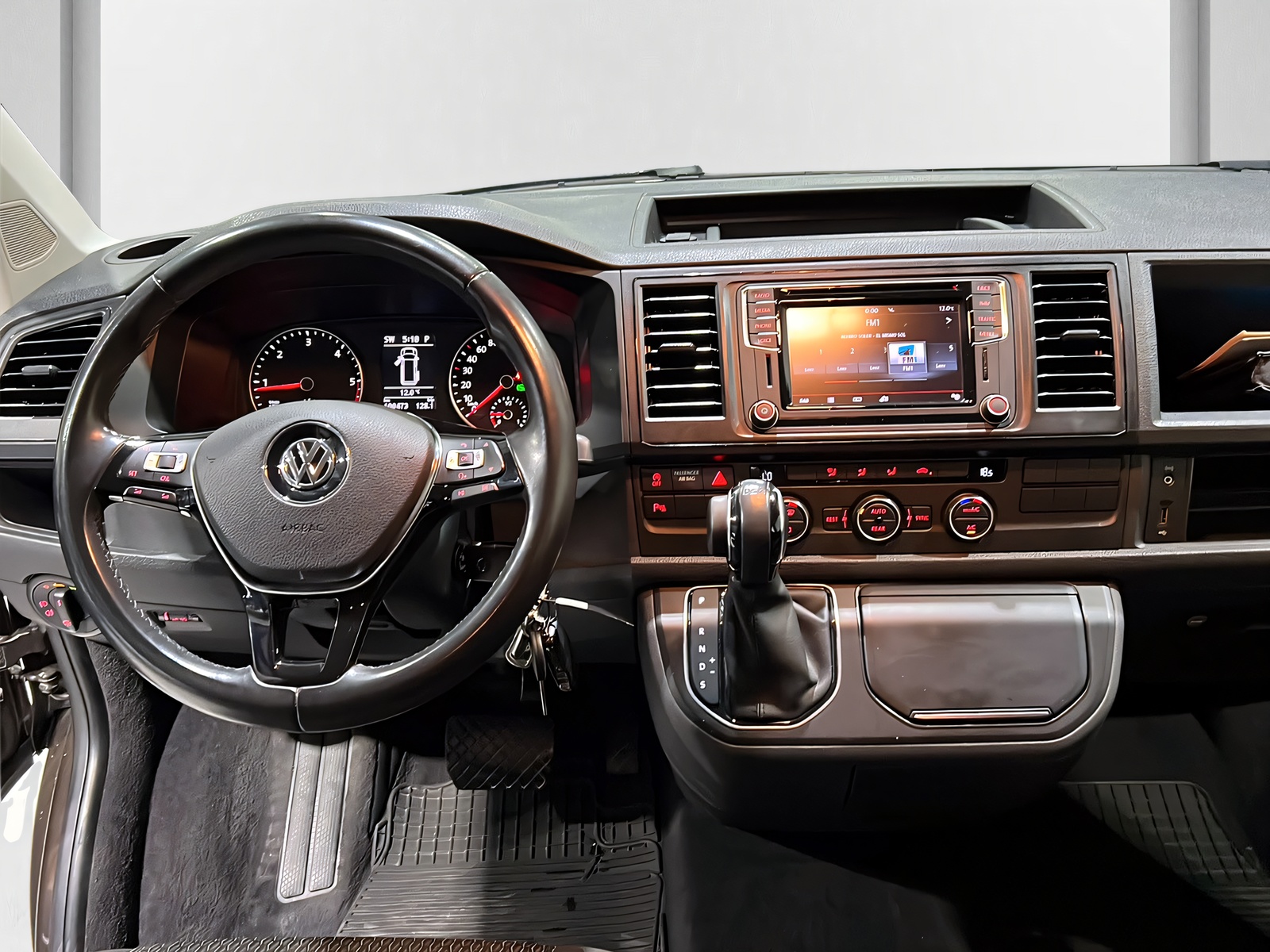 VW T6 Multivan 2.0 TDI DSG**7-Plätzer,Rückfahrtkamera,Tempomat,CH Auslieferung,Frisch ab MFK**-image-6