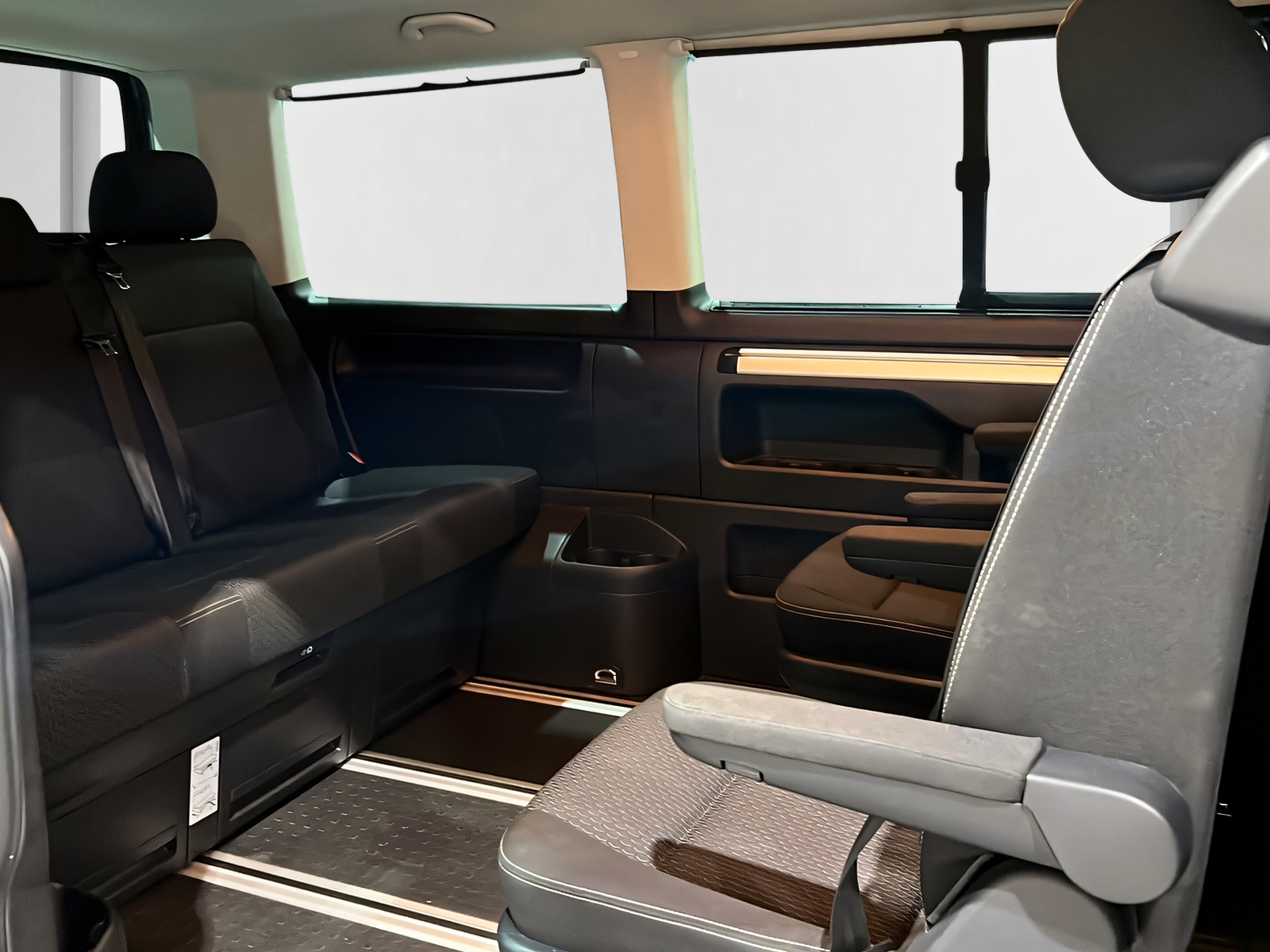 VW T6 Multivan 2.0 TDI DSG**7-Plätzer,Rückfahrtkamera,Tempomat,CH Auslieferung,Frisch ab MFK**-image-8
