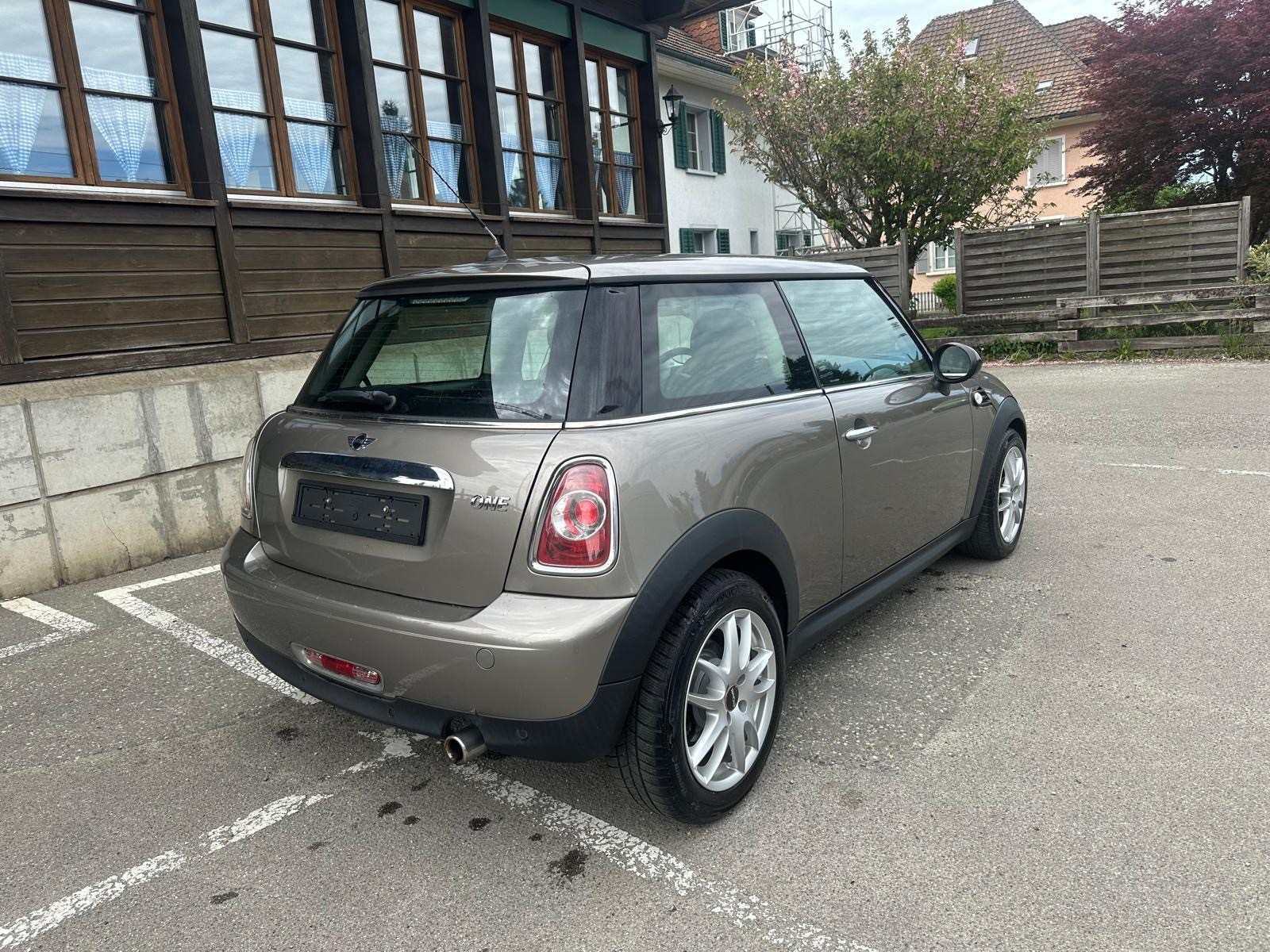 MINI One-image-2