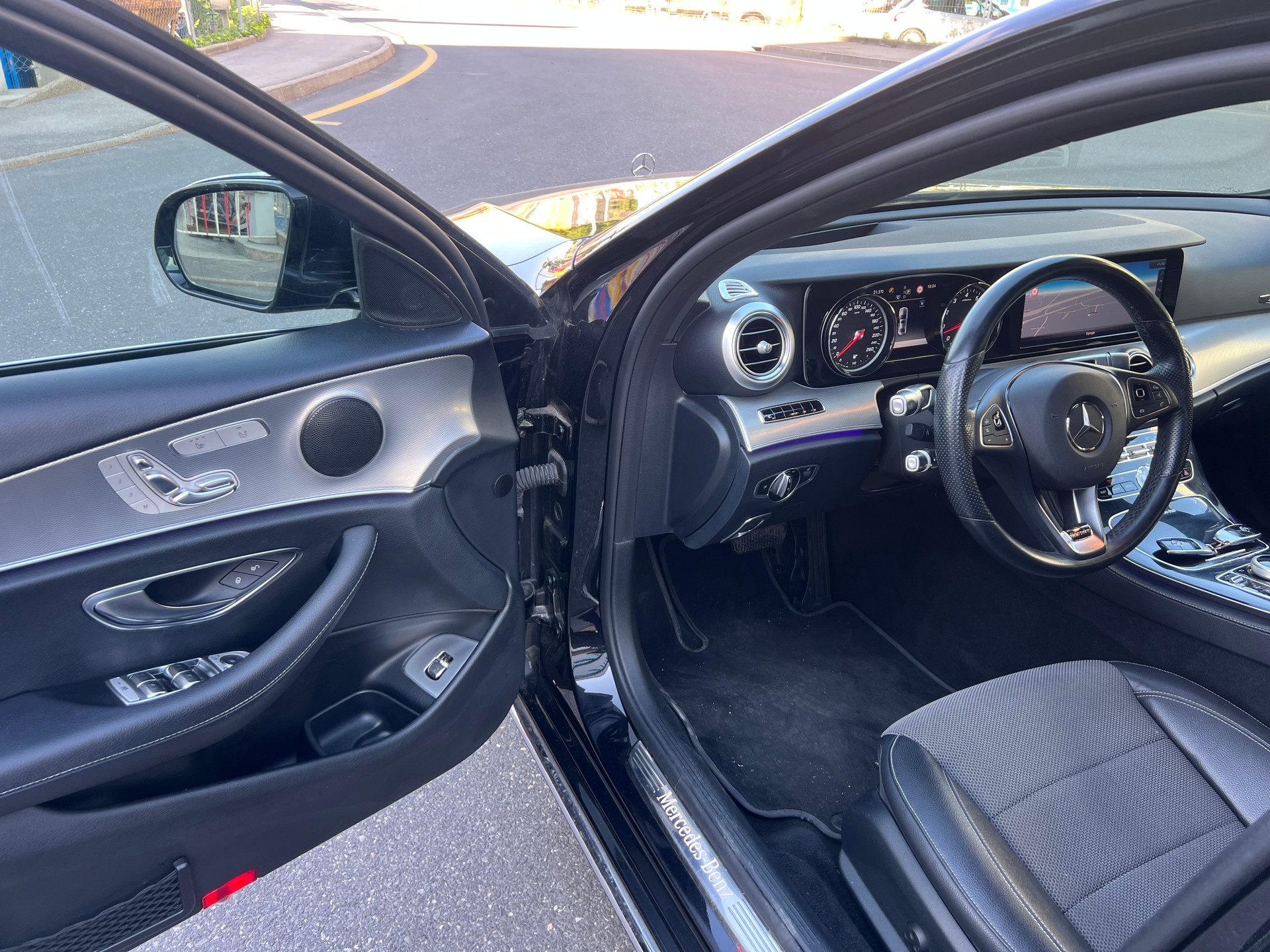 MERCEDES-BENZ E 200 Avantgarde 9G-Tronic-image-8