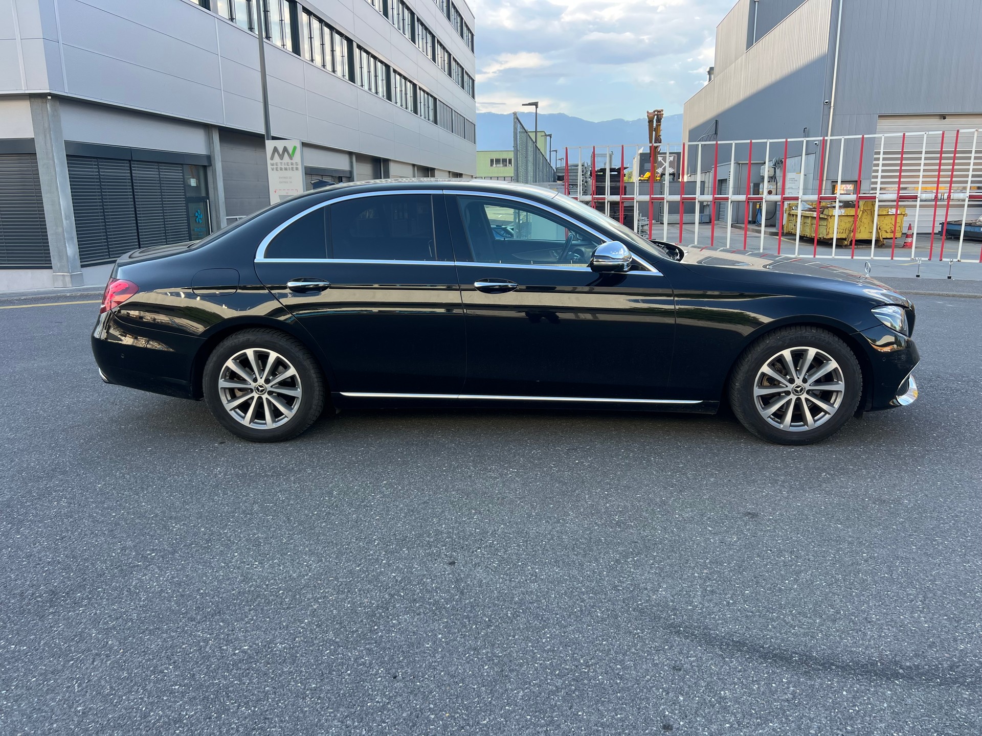 MERCEDES-BENZ E 200 Avantgarde 9G-Tronic-image-6