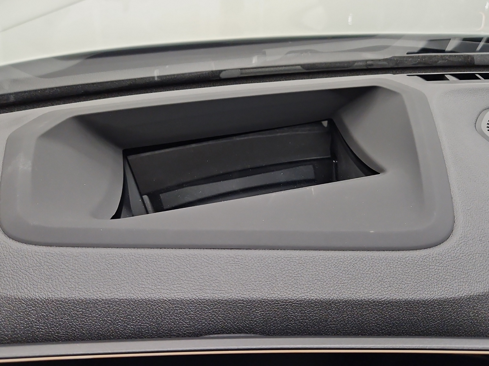 BMW i4 eDrive 40-image-19