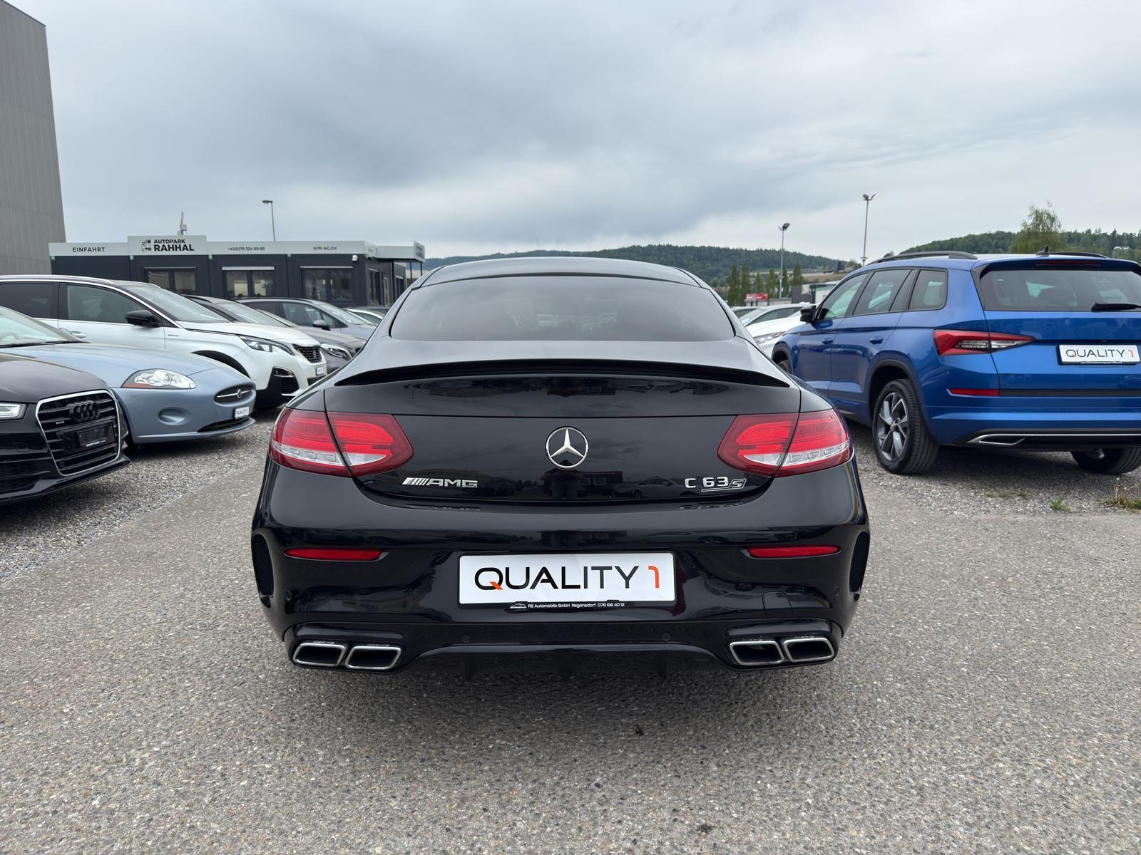MERCEDES-BENZ C 63 AMG Coupé-image-5