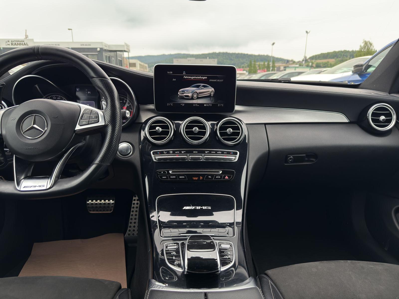 MERCEDES-BENZ C 63 AMG Coupé-image-14