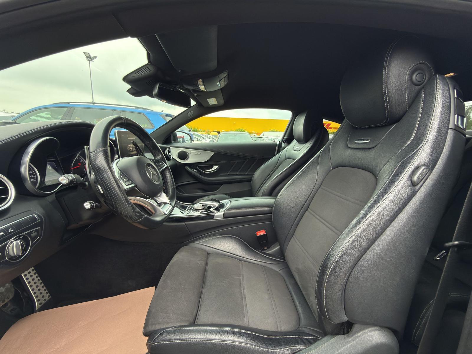 MERCEDES-BENZ C 63 AMG Coupé-image-9