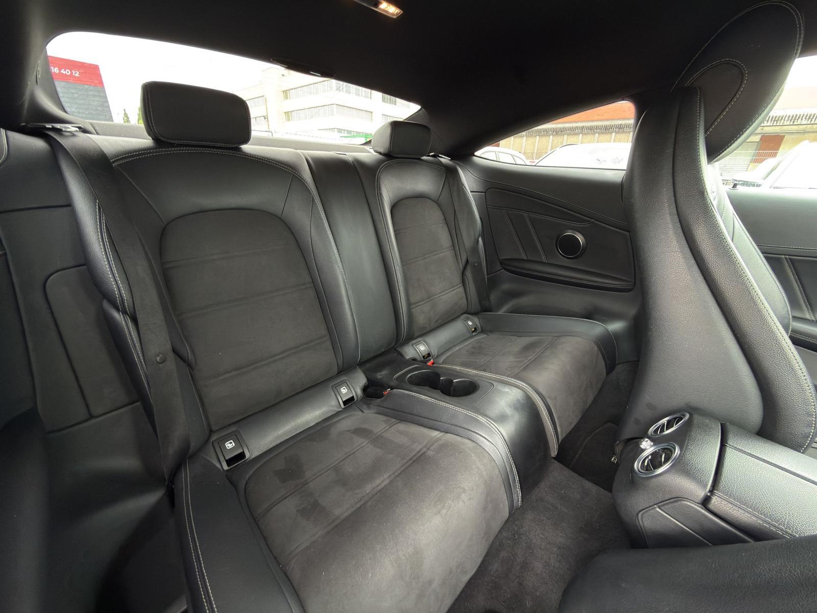 MERCEDES-BENZ C 63 AMG Coupé-image-12