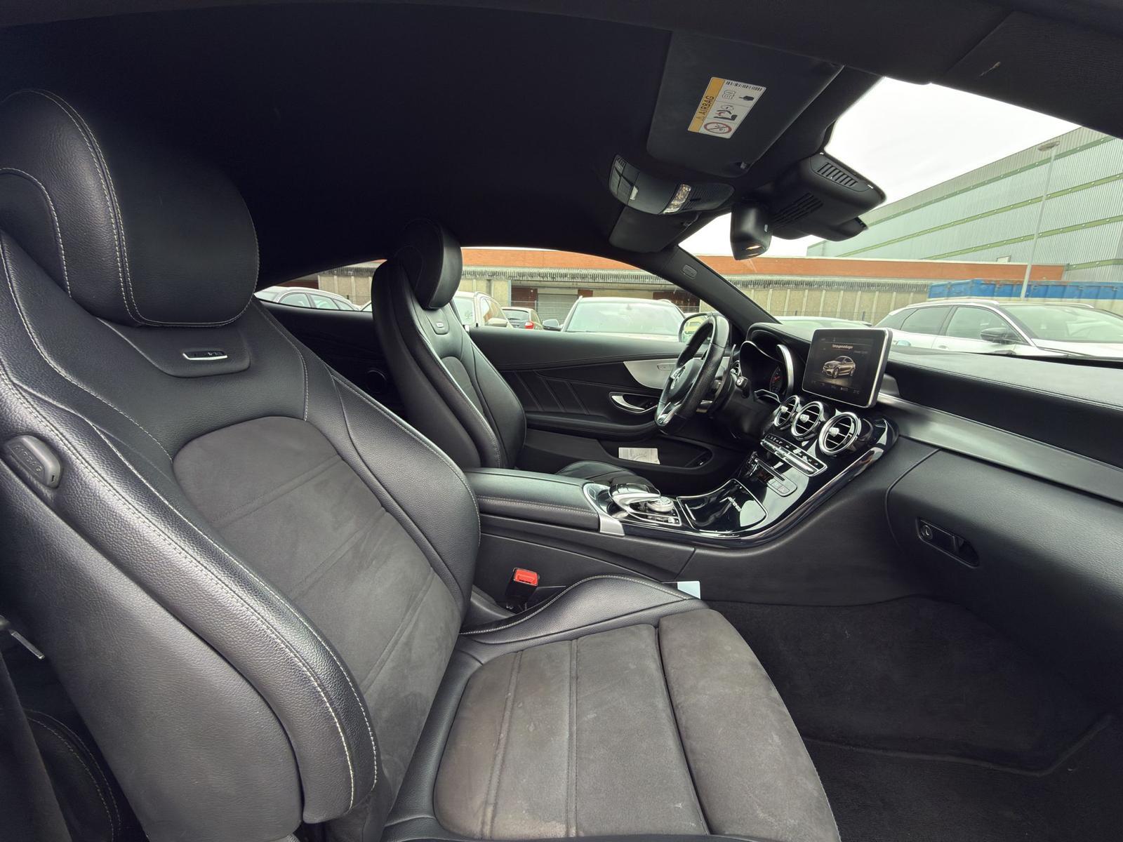 MERCEDES-BENZ C 63 AMG Coupé-image-11