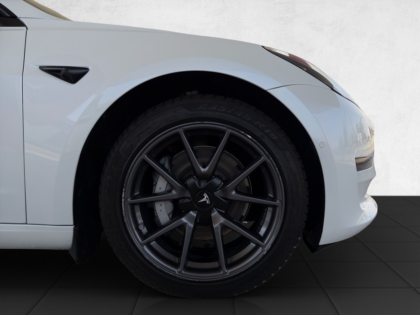 TESLA Model 3 Long Range Dual Motor AWD-image-18
