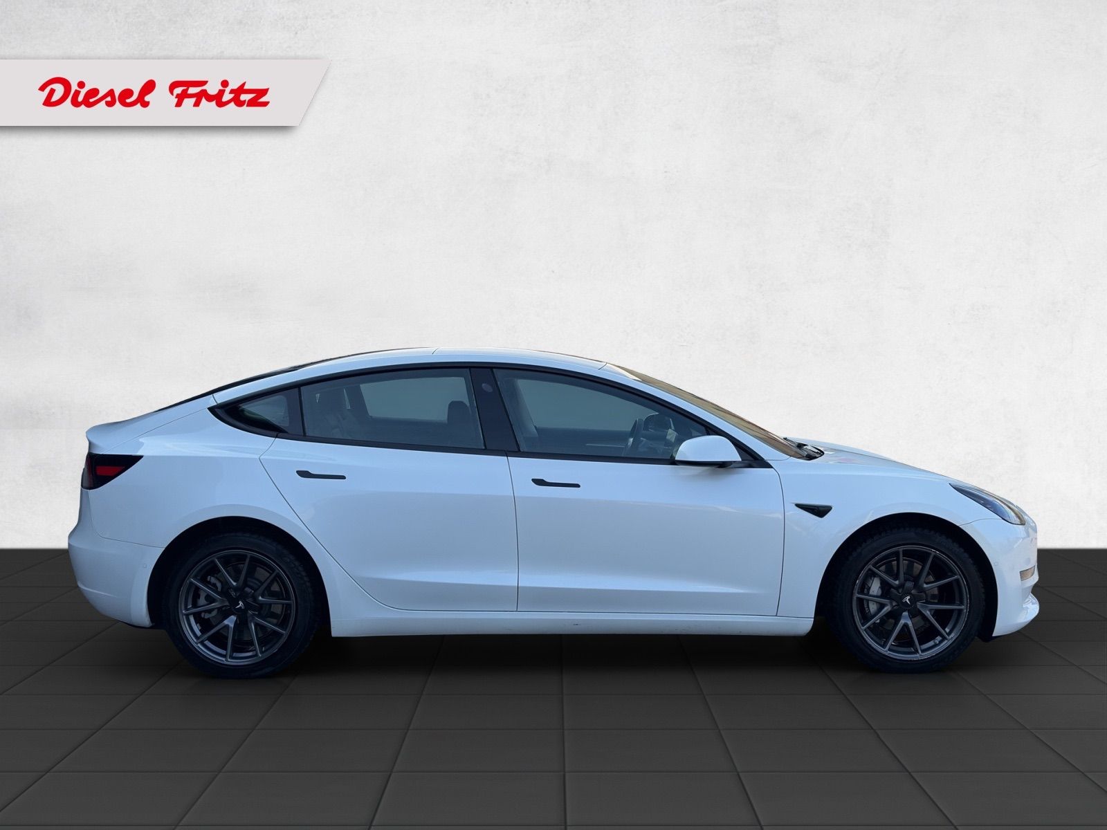 TESLA Model 3 Long Range Dual Motor AWD-image-5