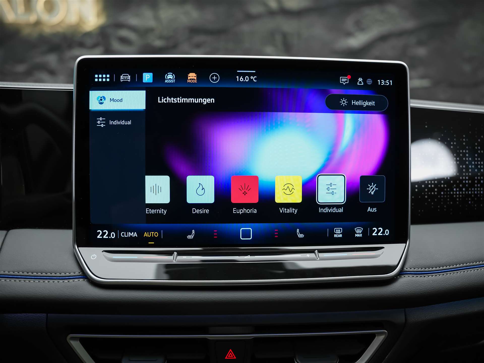 VW Tiguan 2.0 TSI R-Line DSG 4motion *Panorama*Massage*Matrix LED*-image-32