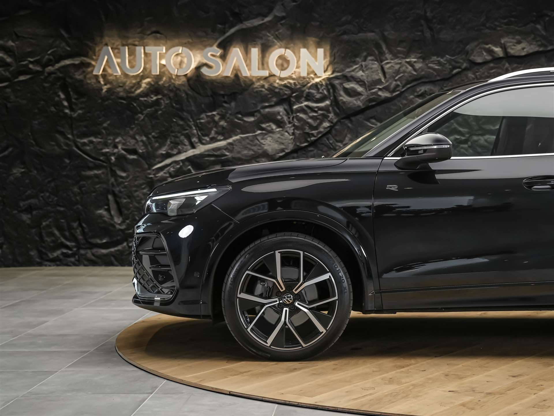 VW Tiguan 2.0 TSI R-Line DSG 4motion *Panorama*Massage*Matrix LED*-image-18