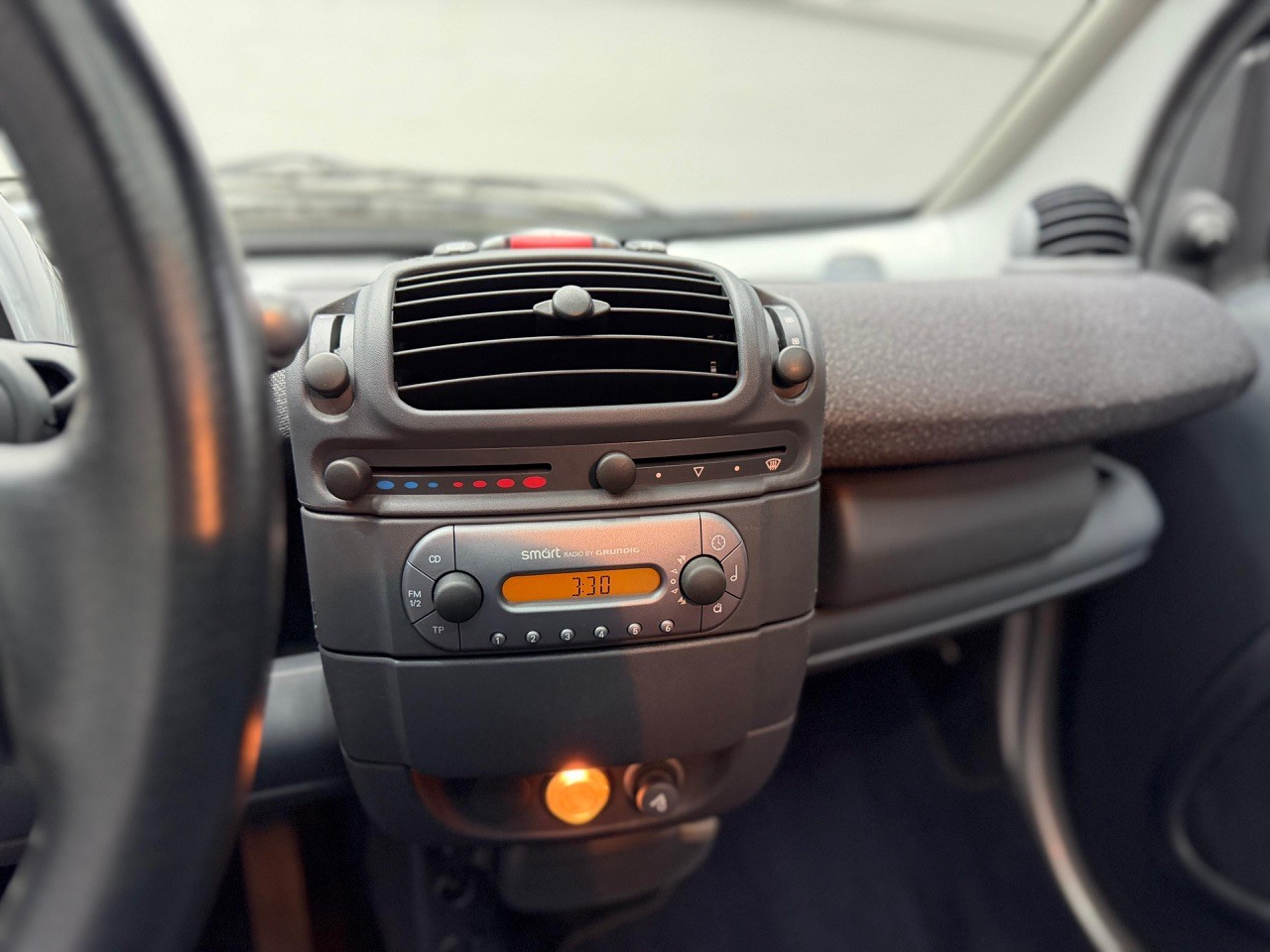 SMART fortwo | Aus 1. Hand | Nur 58'000KM | Frisch ab MFK | Glasdach | Klima-image-21