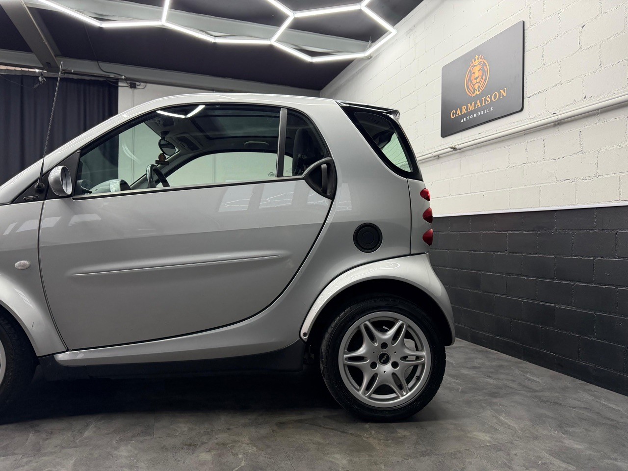 SMART fortwo | Aus 1. Hand | Nur 58'000KM | Frisch ab MFK | Glasdach | Klima-image-3