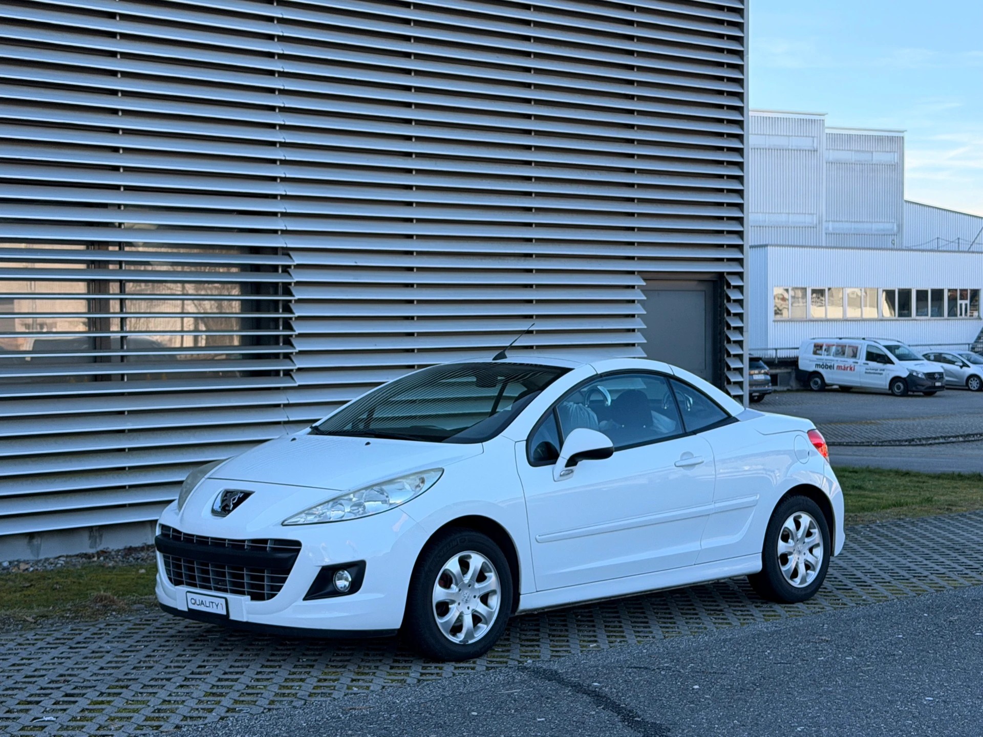 PEUGEOT 207 CC 1.6 16V Sport Automatic-image-2