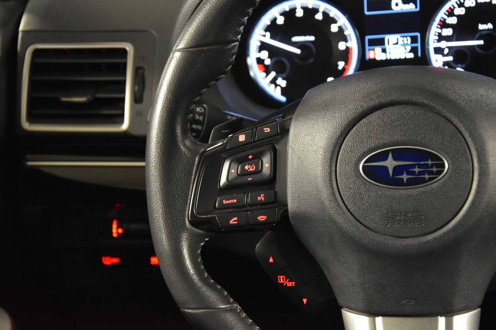 SUBARU Levorg 1.6DIT Advantage AWD Lineartronic-image-16