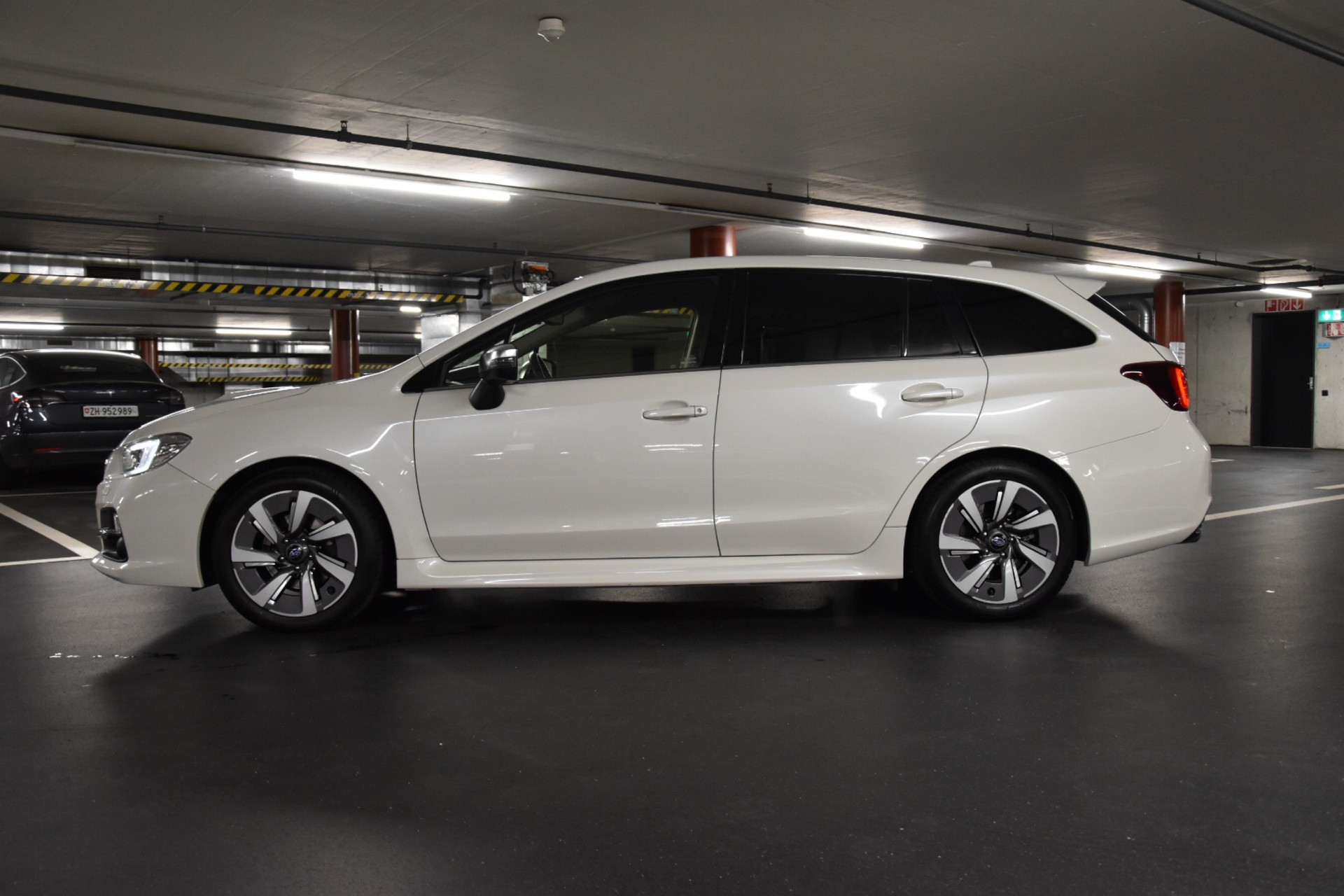 SUBARU Levorg 1.6DIT Advantage AWD Lineartronic-image-4