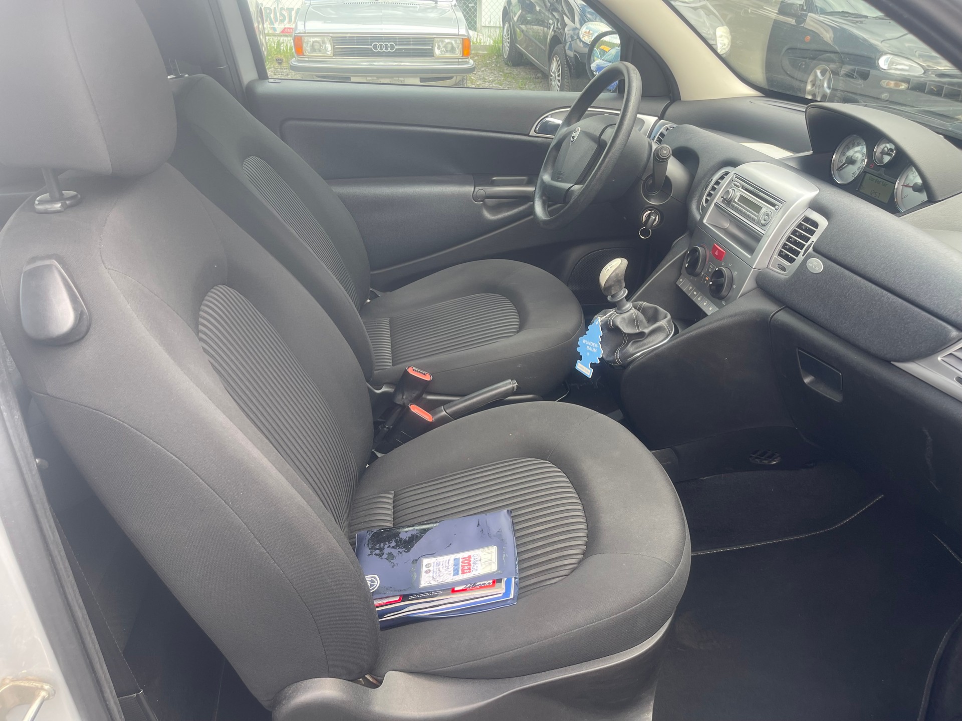 LANCIA Ypsilon 1.4 Swiss Edition-image-5