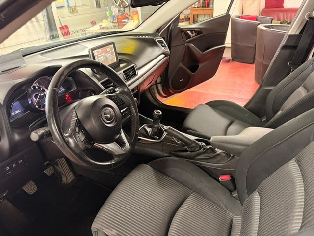 MAZDA 3 2.0 16V Revolution-image-7