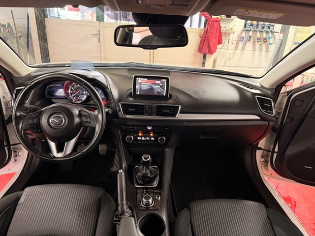 MAZDA 3 2.0 16V Revolution-image-3