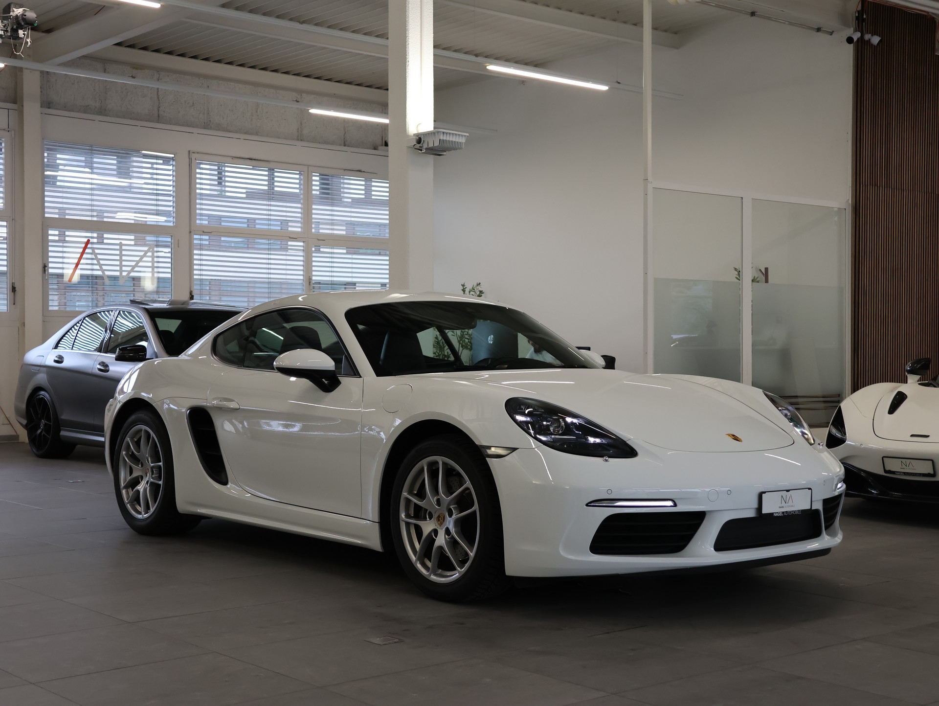 PORSCHE 718 Cayman 2.0 PDK *Bose* *Sportabgassanlage* *Rückfahrkamera*-showroom-element-1