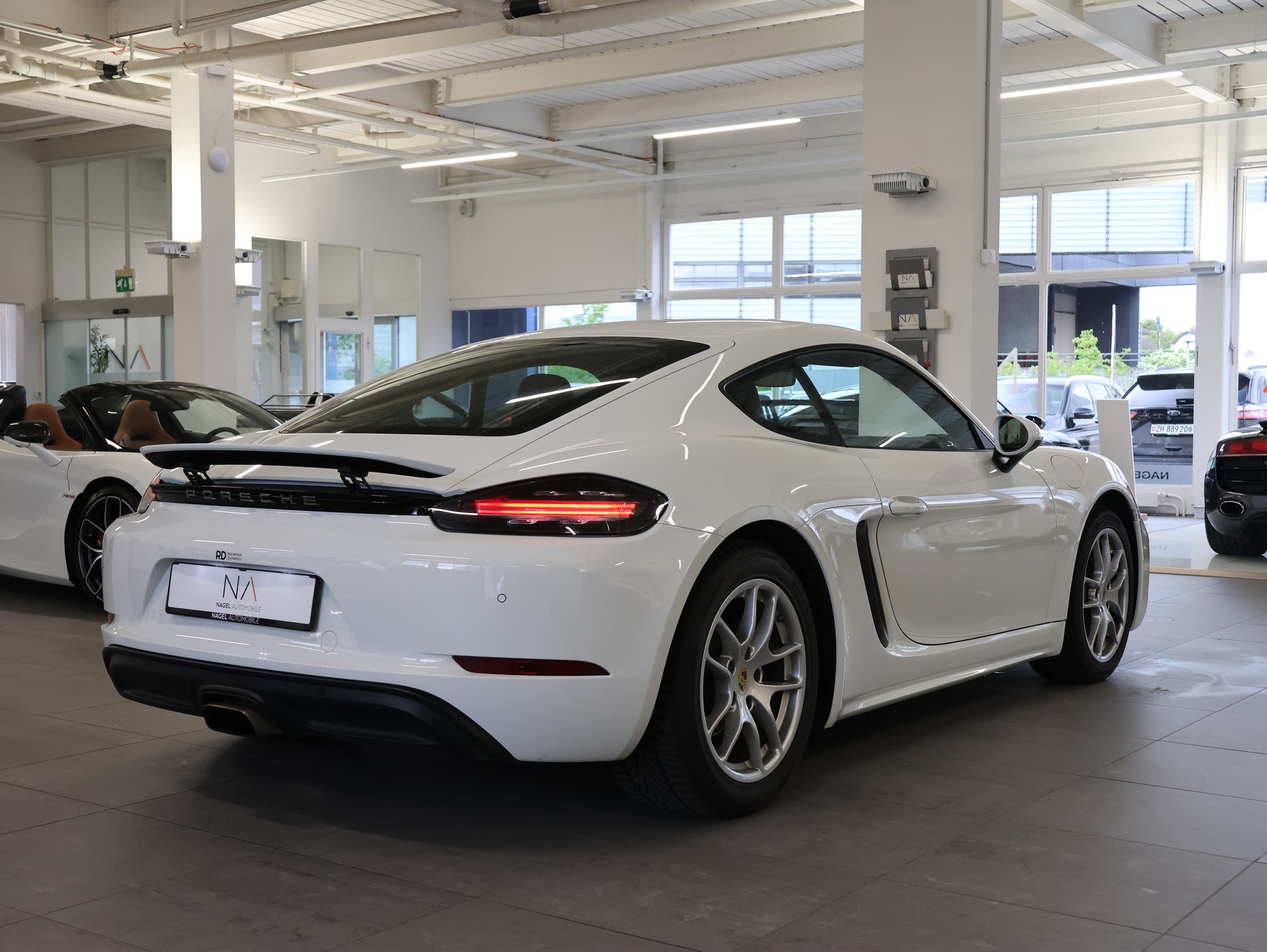 PORSCHE 718 Cayman 2.0 PDK *Bose* *Sportabgassanlage* *Rückfahrkamera*-image-5