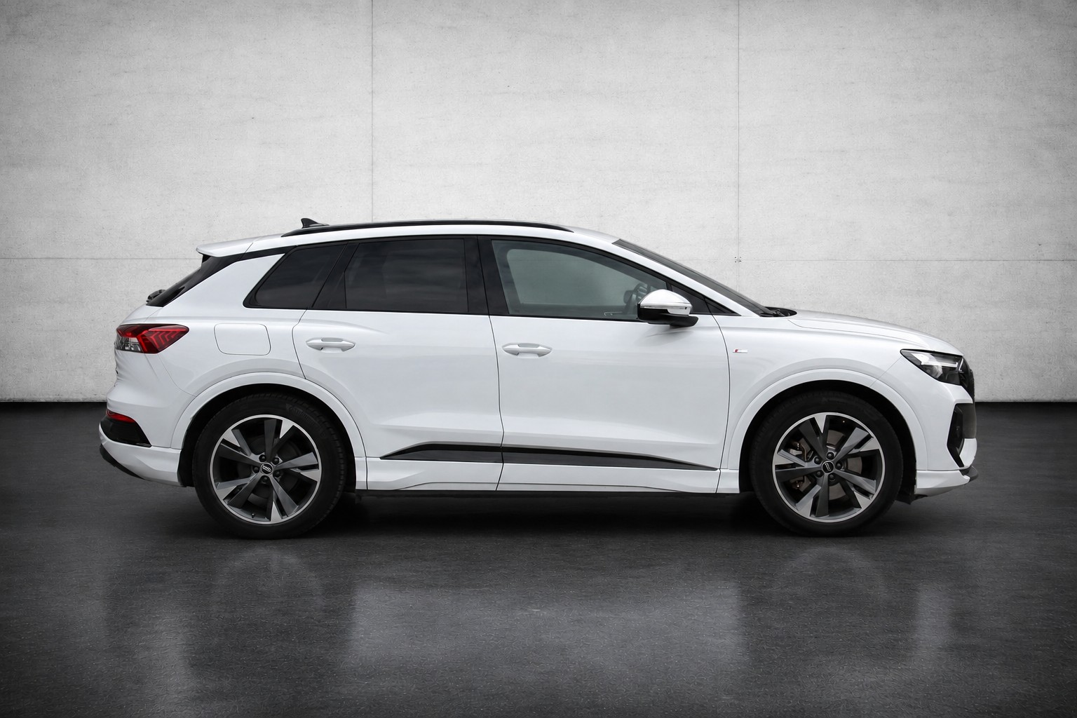 AUDI Q4 e-tron 50 quattro-image-3