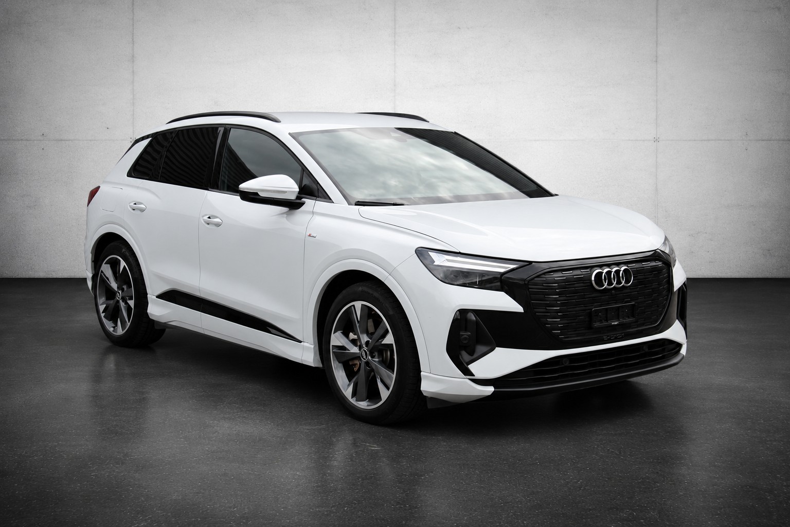 AUDI Q4 e-tron 50 quattro-image-2