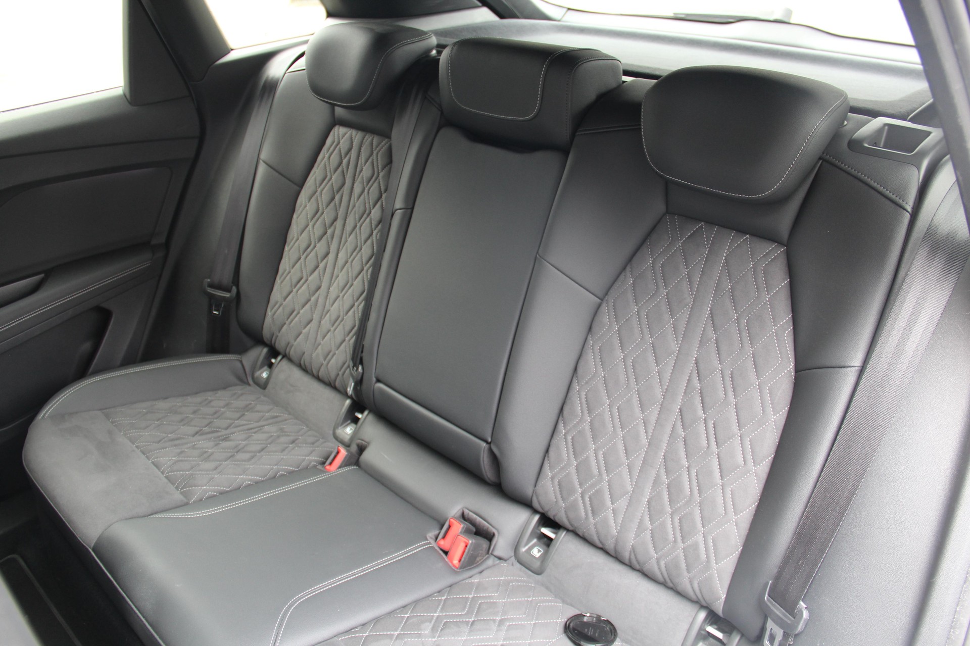 AUDI Q4 e-tron 50 quattro-image-9