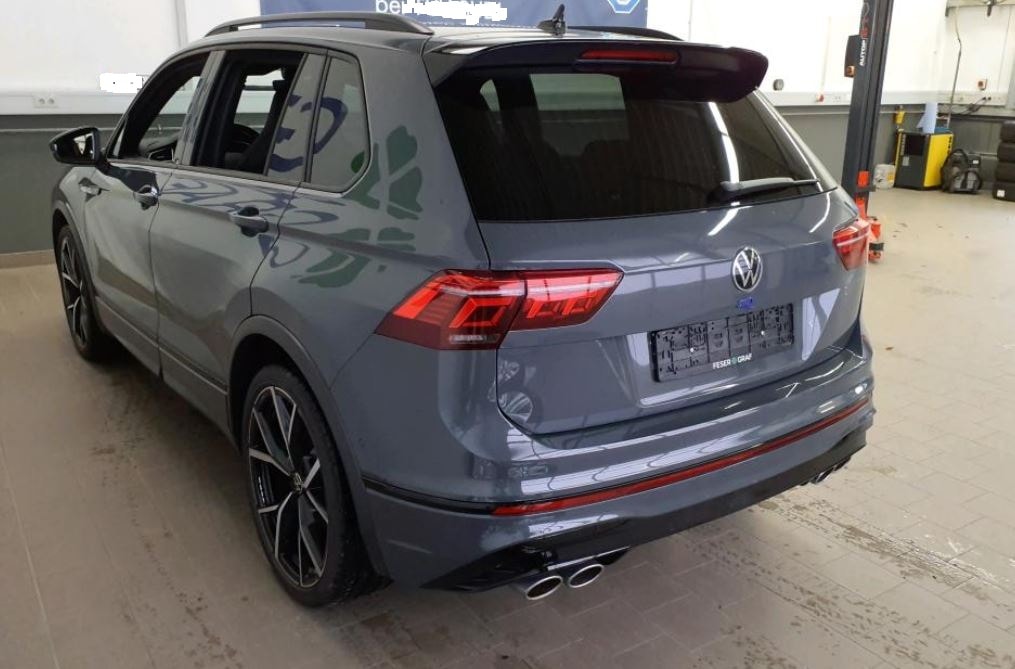 VW Tiguan 2.0TSI R 4Motion DSG-image-2