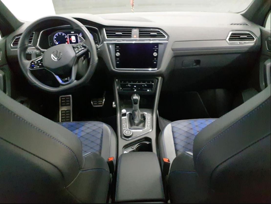 VW Tiguan 2.0TSI R 4Motion DSG-image-3