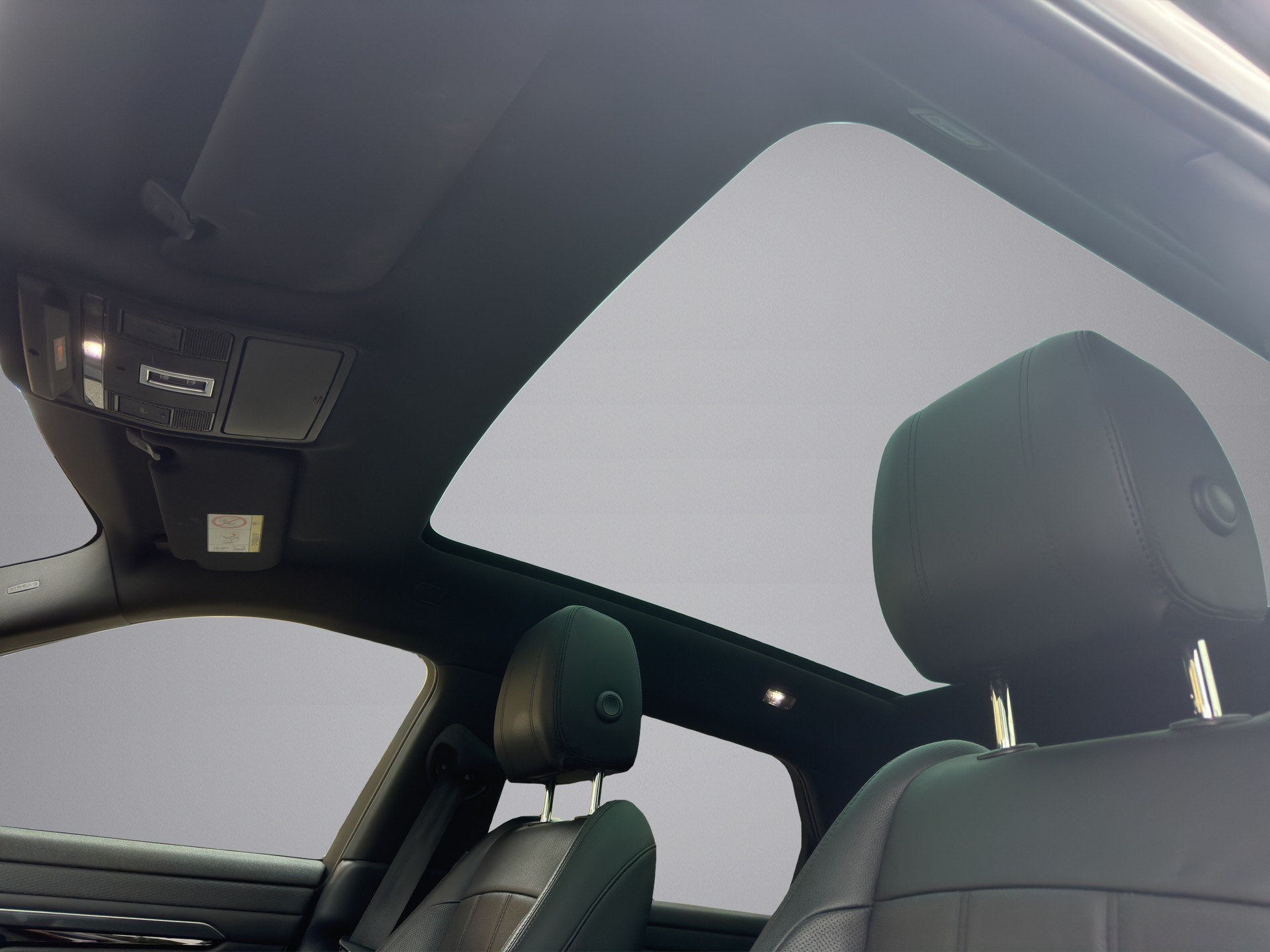 LAND ROVER Range Rover Evoque 2.0 T R-Dynamic S-image-12