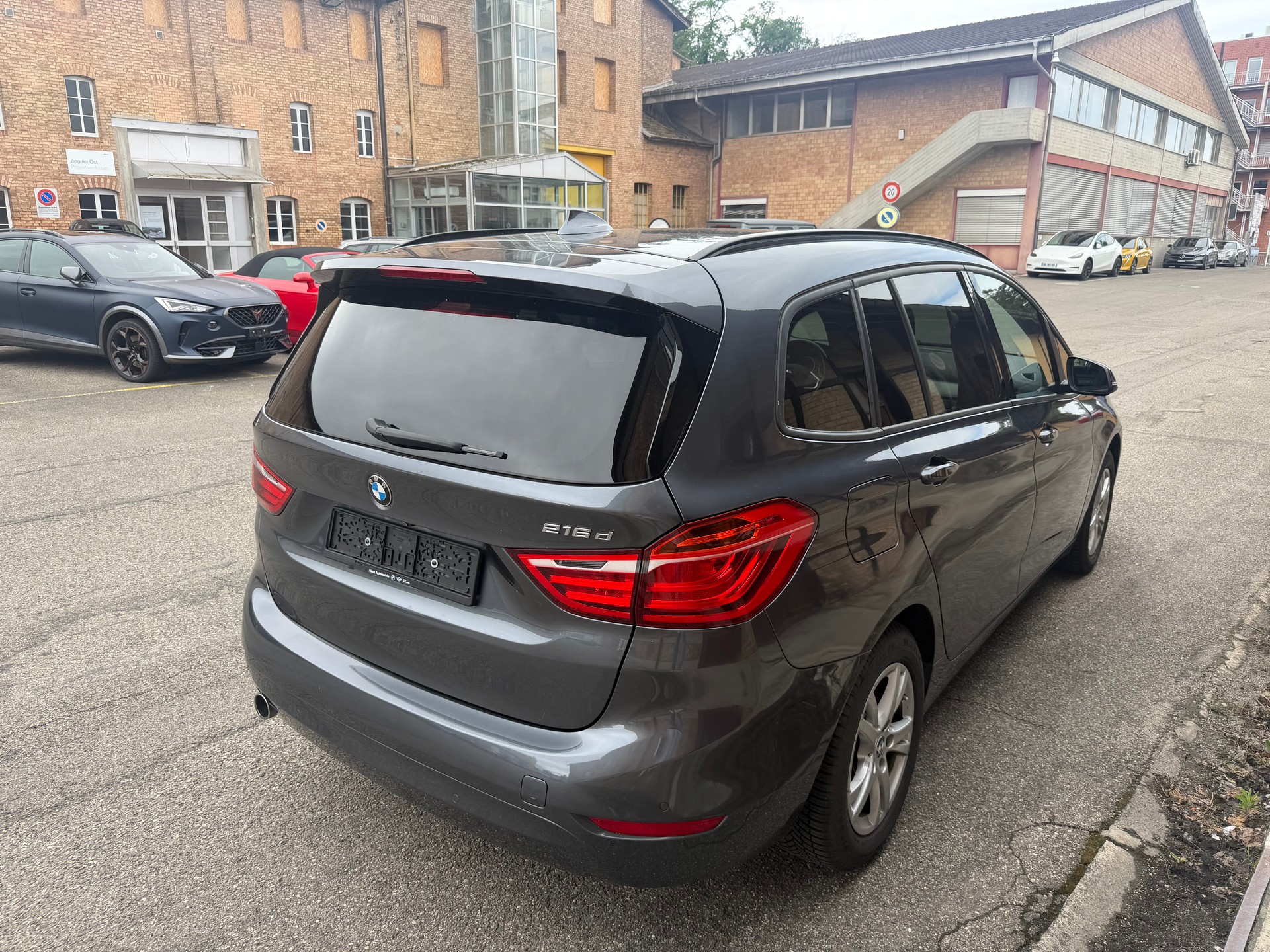 BMW 216d Gran Tourer Steptronic-image-6