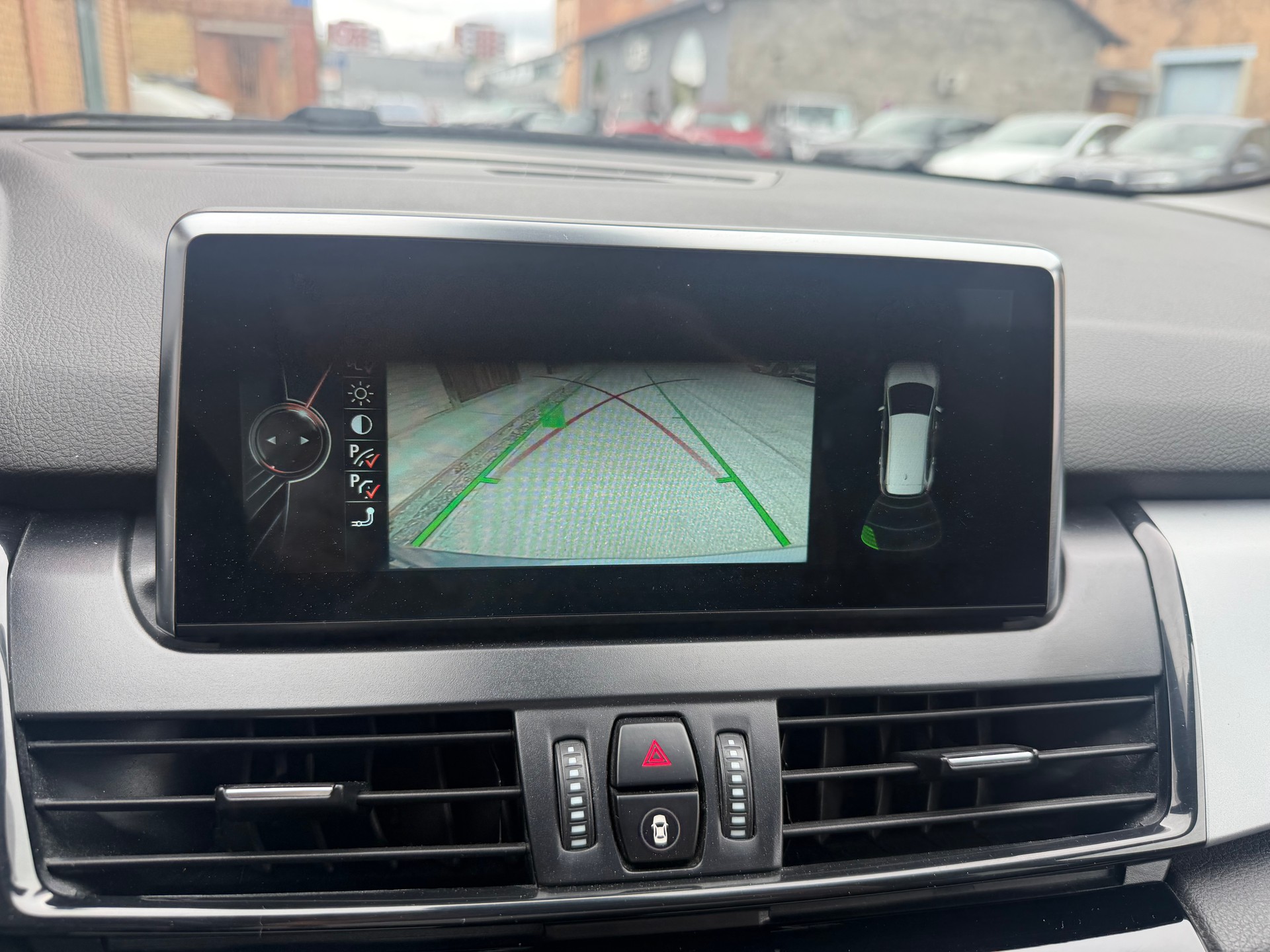 BMW 216d Gran Tourer Steptronic-image-12