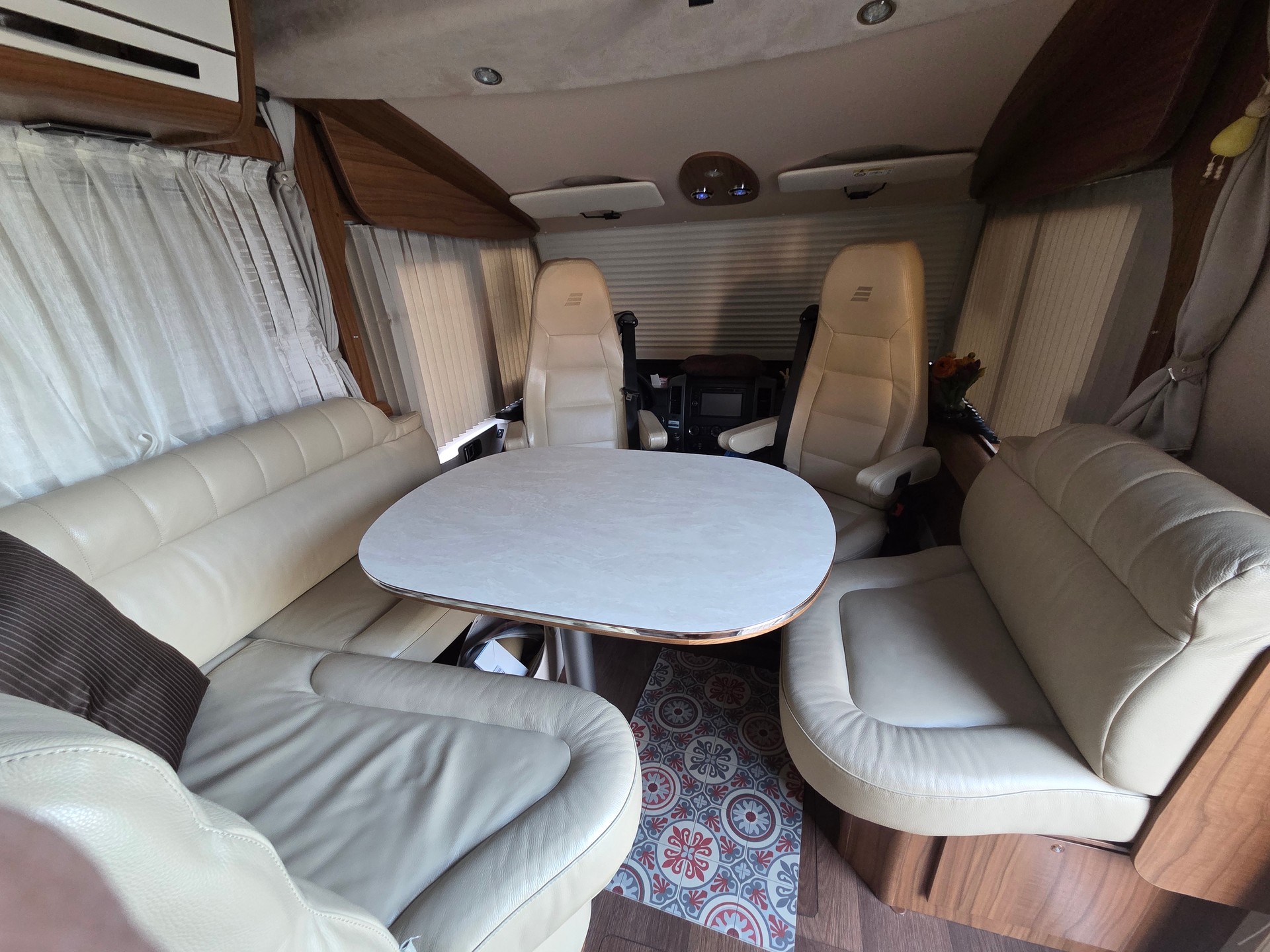 HYMER Hymer- Mercedes D6, automatique-image-3