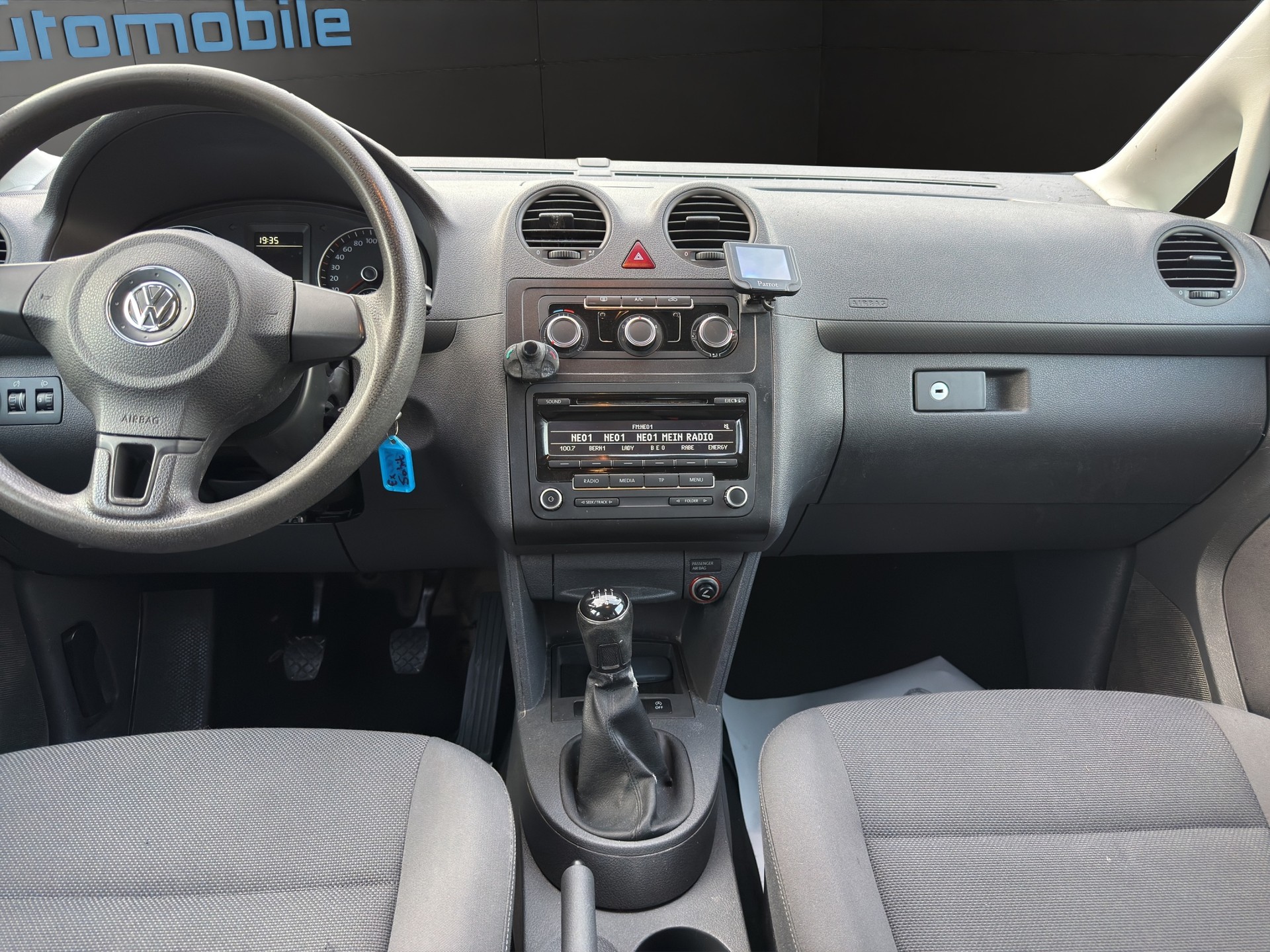 VW Caddy 1.6 TDI Blue Motion Technology Trendline DSG-image-12