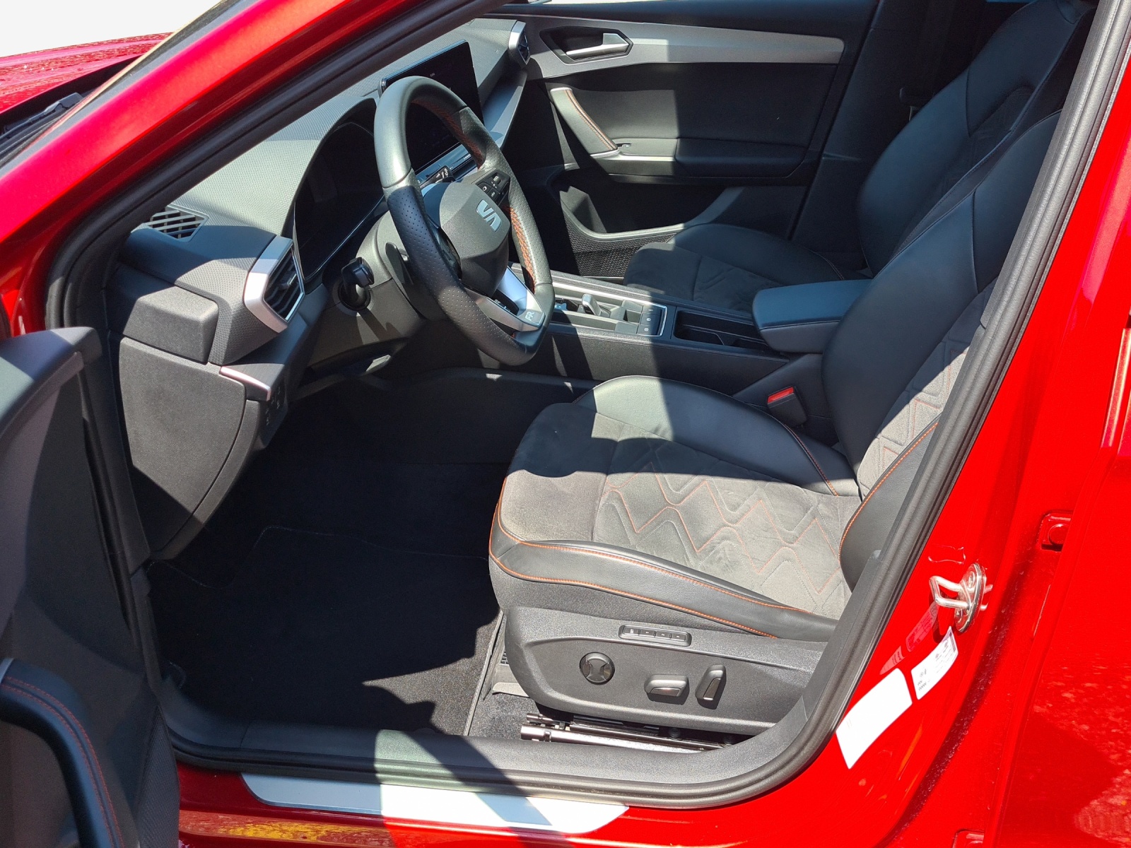 SEAT Leon ST 1.5 eTSI mHEV DSG Hola FR-image-7