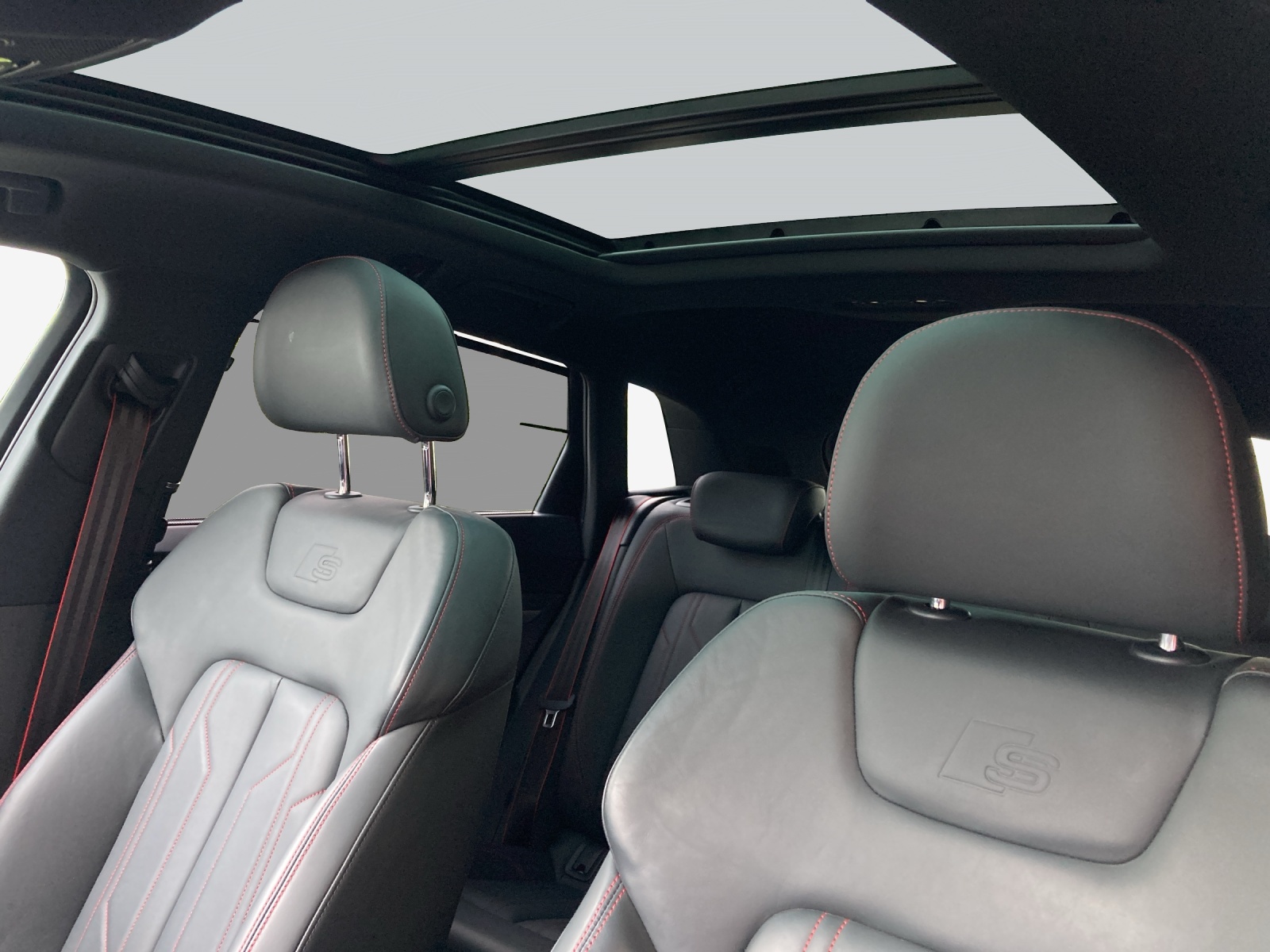 AUDI Q8 55 e-tron Black Edition quattro-image-14