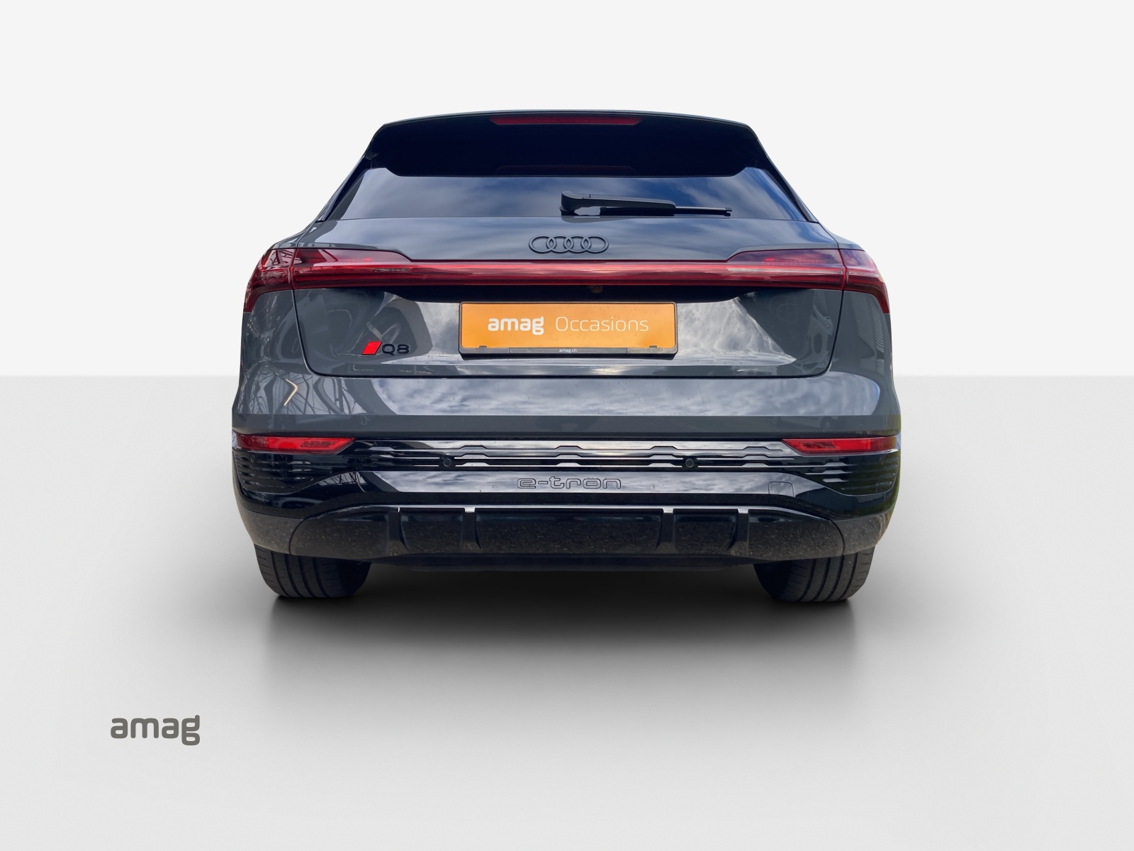 AUDI Q8 55 e-tron Black Edition quattro-image-3