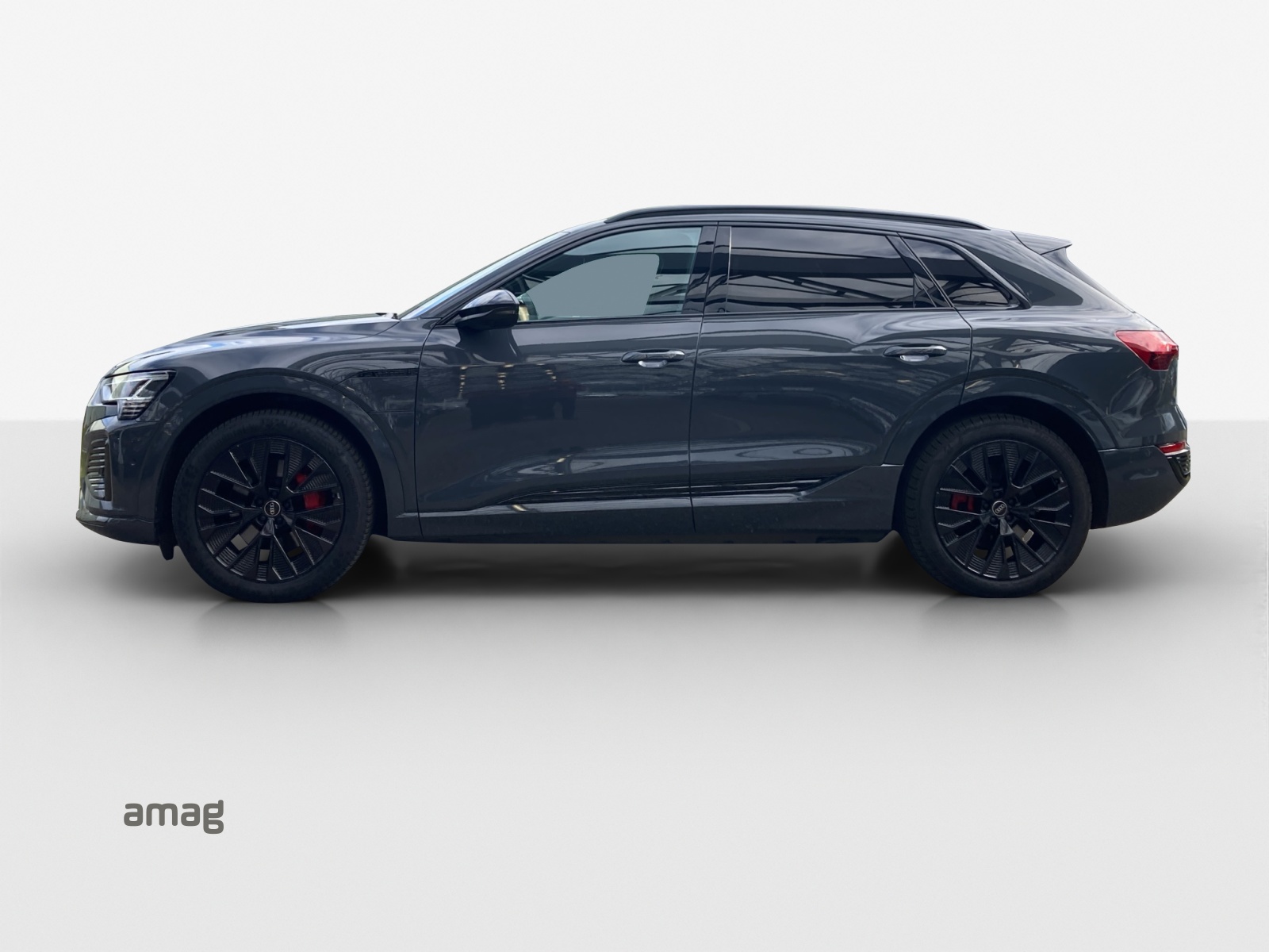 AUDI Q8 55 e-tron Black Edition quattro-image-1