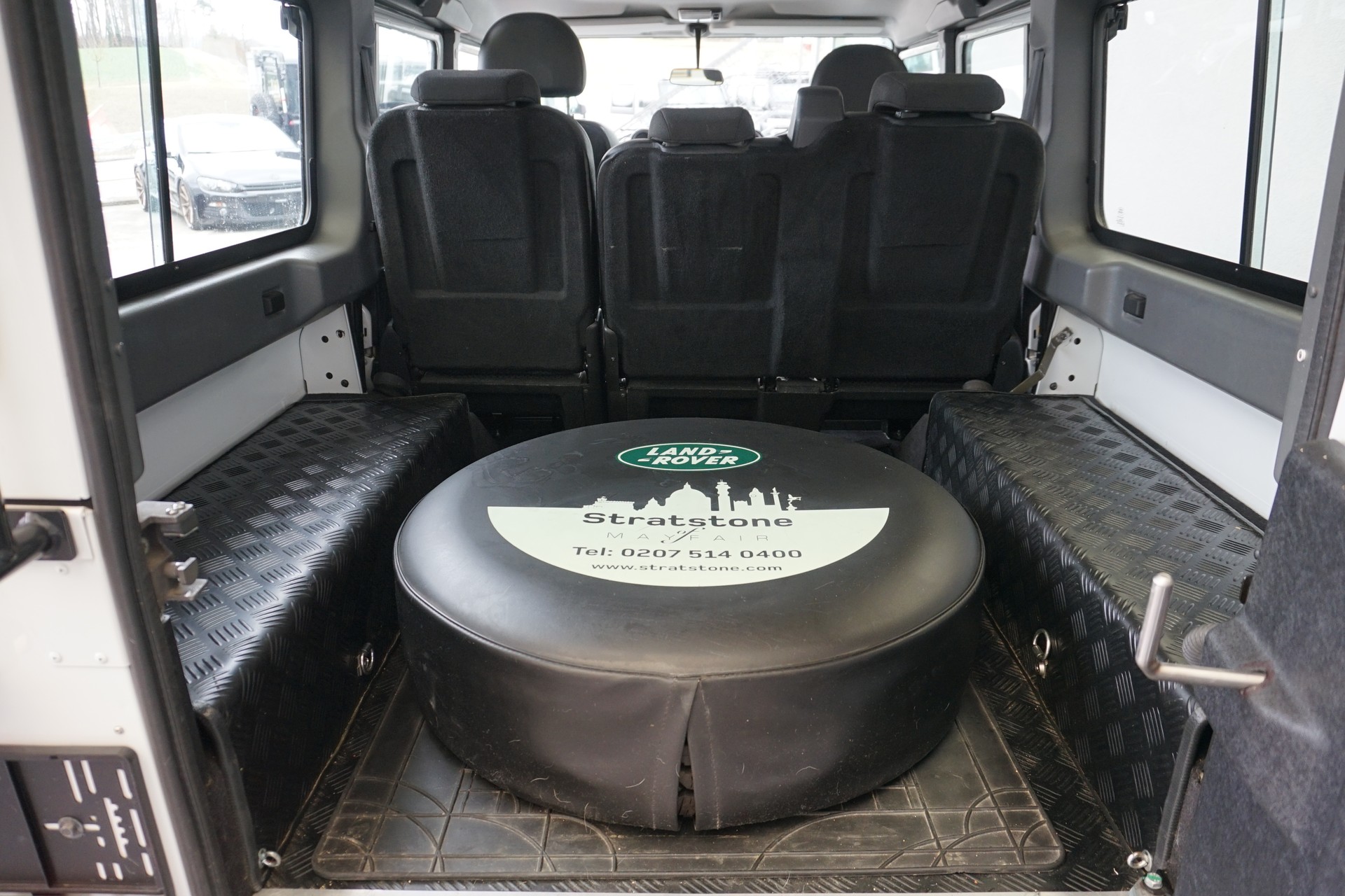 LAND ROVER Defender 110 2.2TD4 SW mit Seilwinde und Dachträger!!-image-10