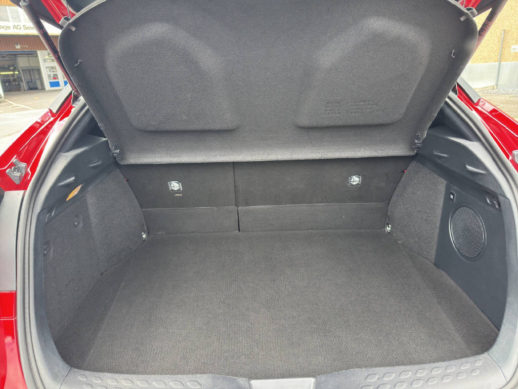 TOYOTA C-HR 2.0 VVTi HSD Trend-image-13