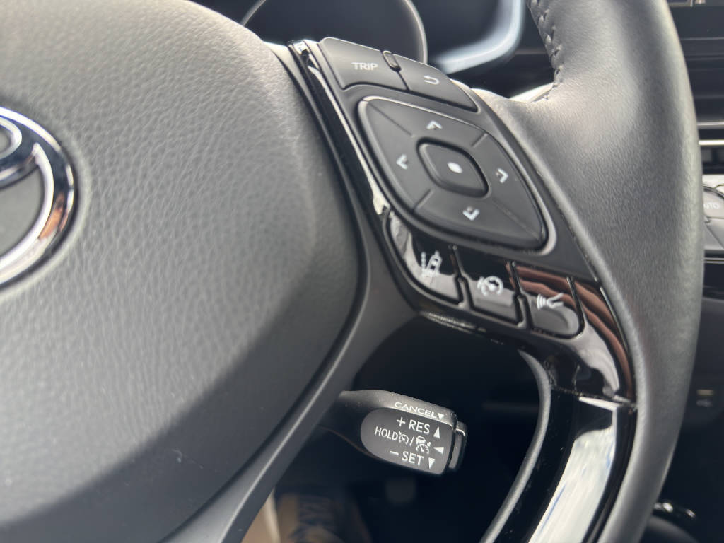 TOYOTA C-HR 2.0 VVTi HSD Trend-image-7